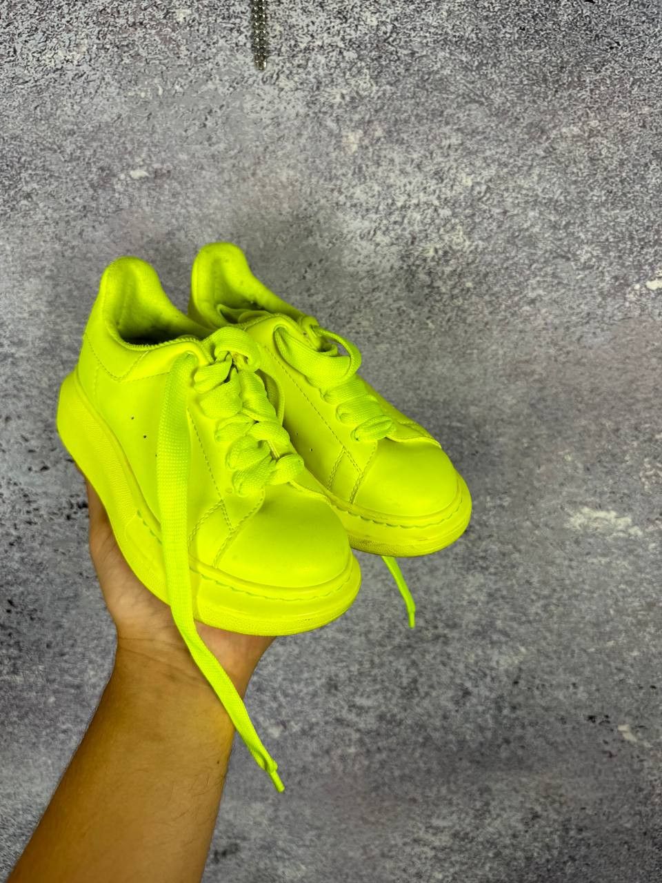 Alexander McQueen Alexander McQueen Oversized Kid's Neon Green Sneakers 29 Sz Size US 4 / IT 34 - 2 Thumbnail