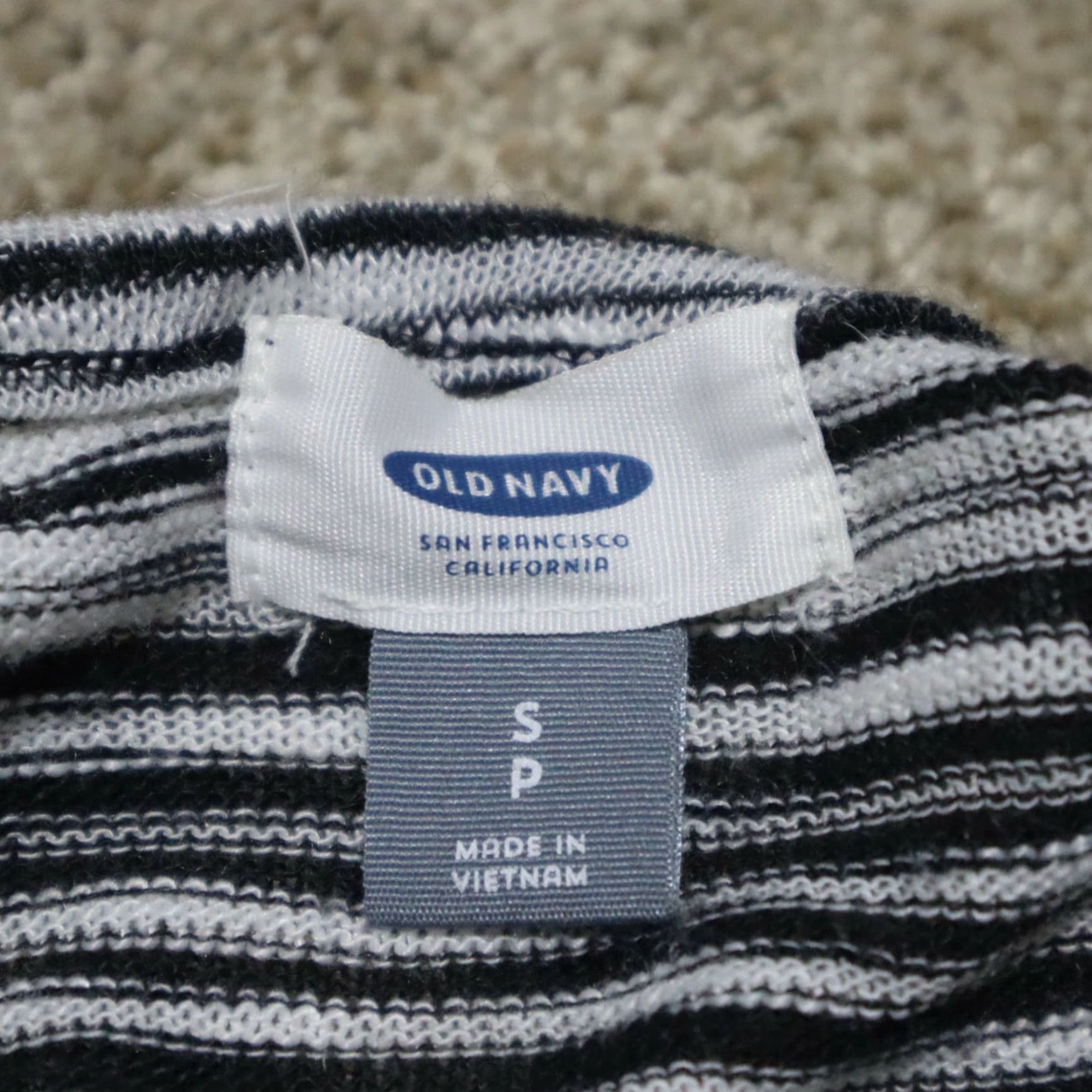 Old Navy Old Navy Knit Top - Black White Stripe Lightweight V-Neck Pullover, Women's S, Long Sleeve, Casual Knit Shirt Size S / US 4 / IT 40 - 3 Thumbnail