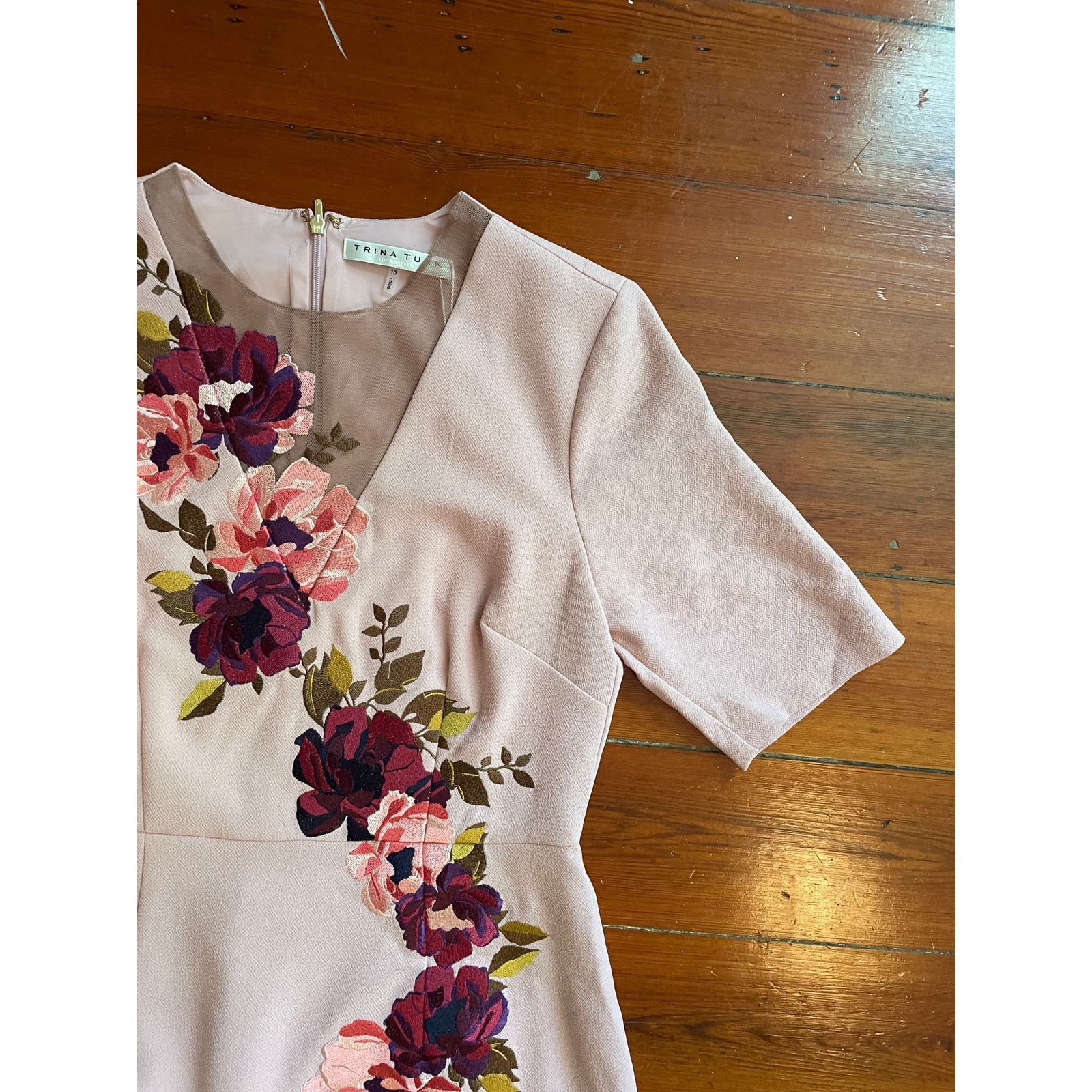 Trina Turk NWT Trina Turk Floral Embroidered Sheath Dress Blush Sz 10 Size L / US 10 / IT 46 - 11 Thumbnail
