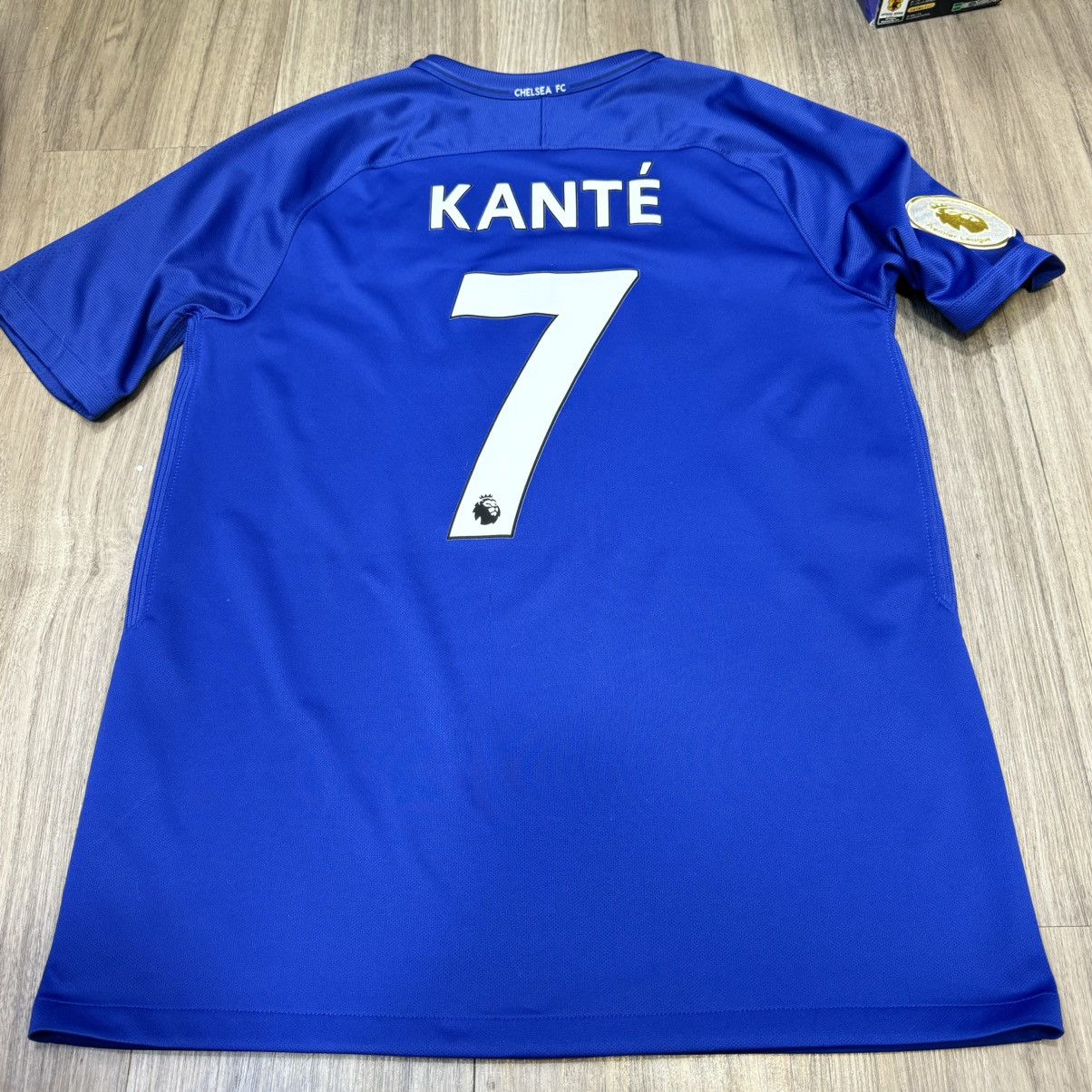 Nike Chelsea 17/18 home shirt #7 Kante Size US L / EU 52-54 / 3 - 2 Thumbnail