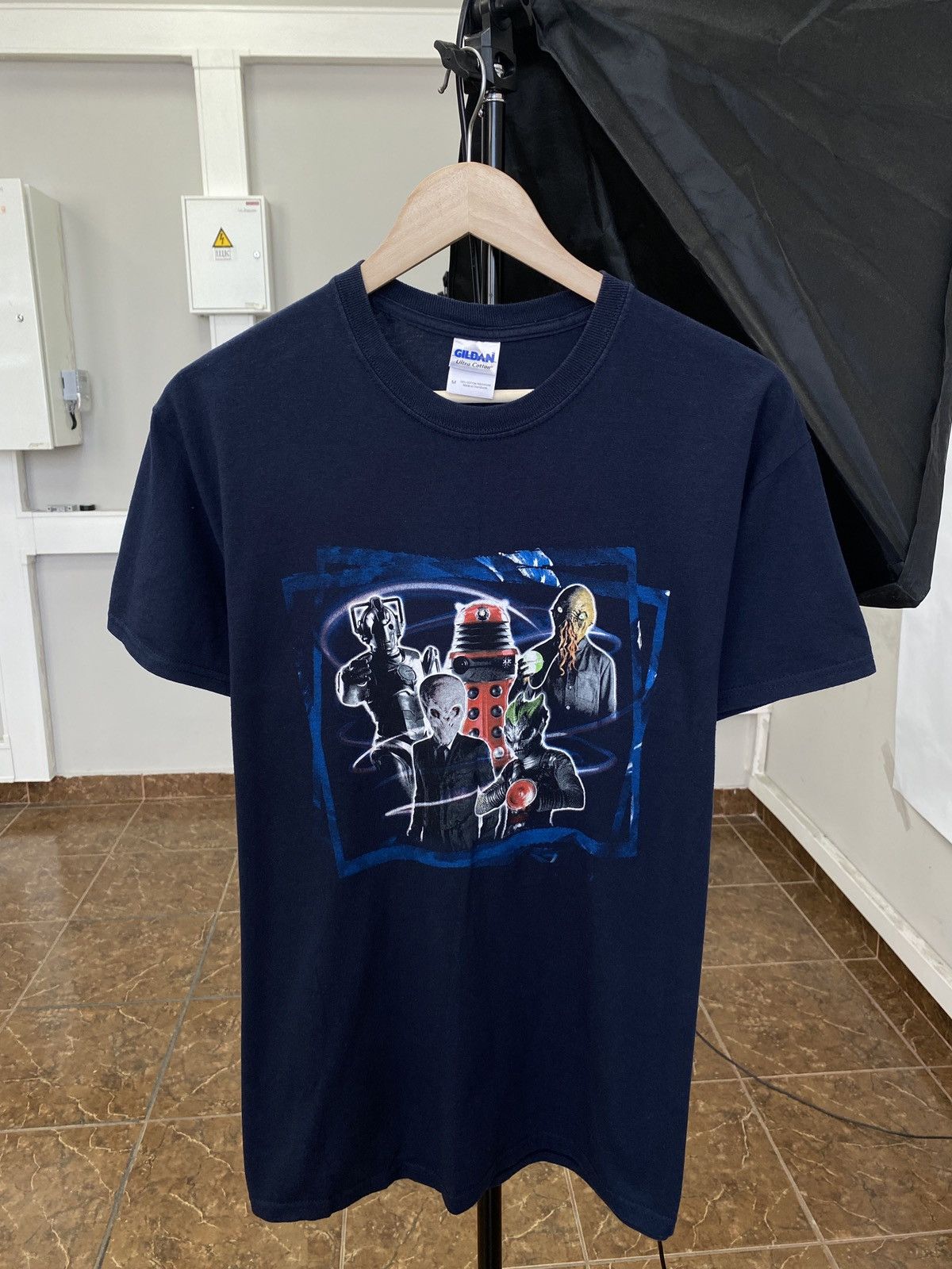 Gildan Vintage Y2K Doctor Who BBC Horror Retro Rare T-Shirt Size US M / EU 48-50 / 2 - 1 Thumbnail