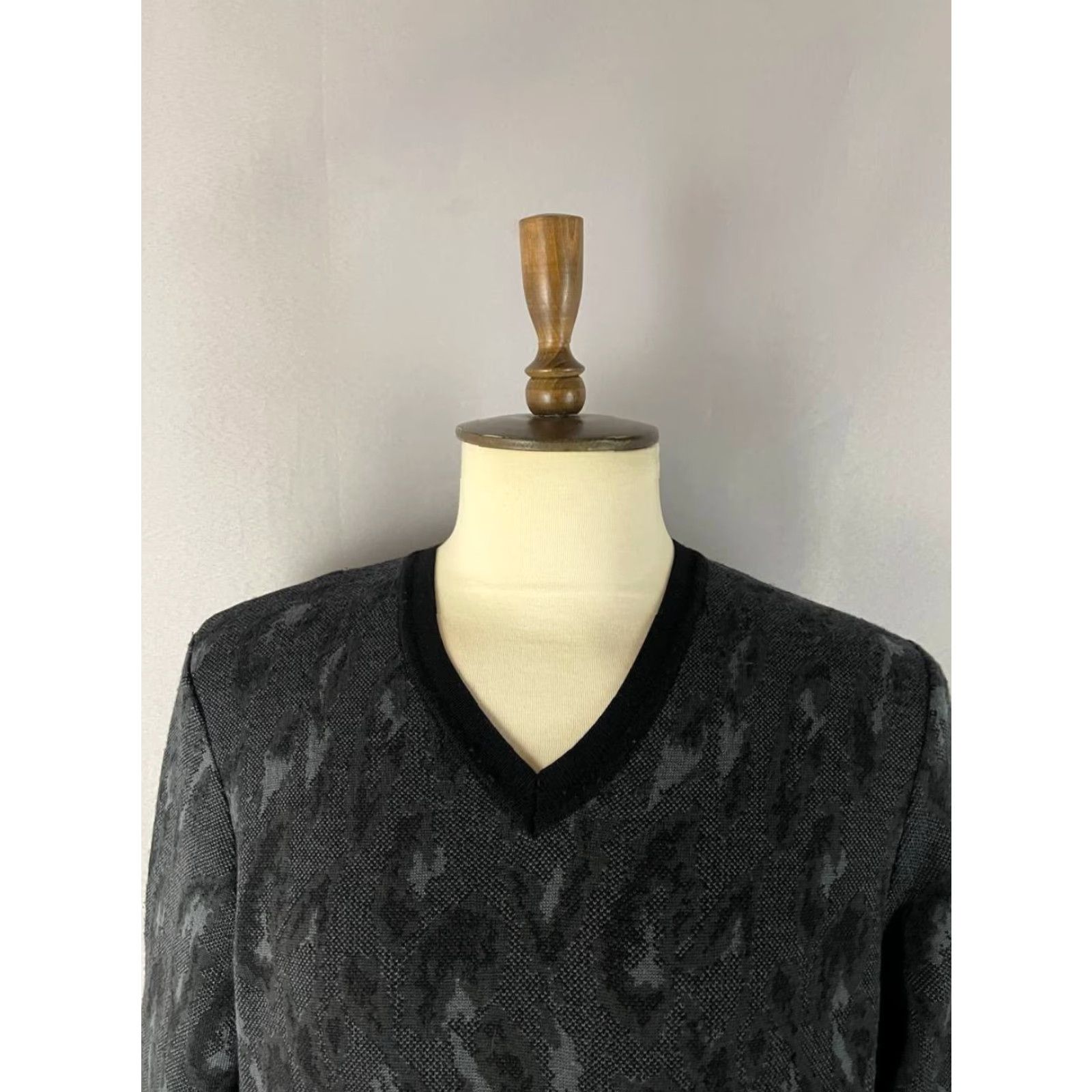 Vintage Versace Collection Mens Sweater XL Black Abstract Print V-Neck Pullover Long Sleeve Regular Fit Knit Logo Pattern Clothing Size US XL / EU 56 / 4 - 4 Thumbnail
