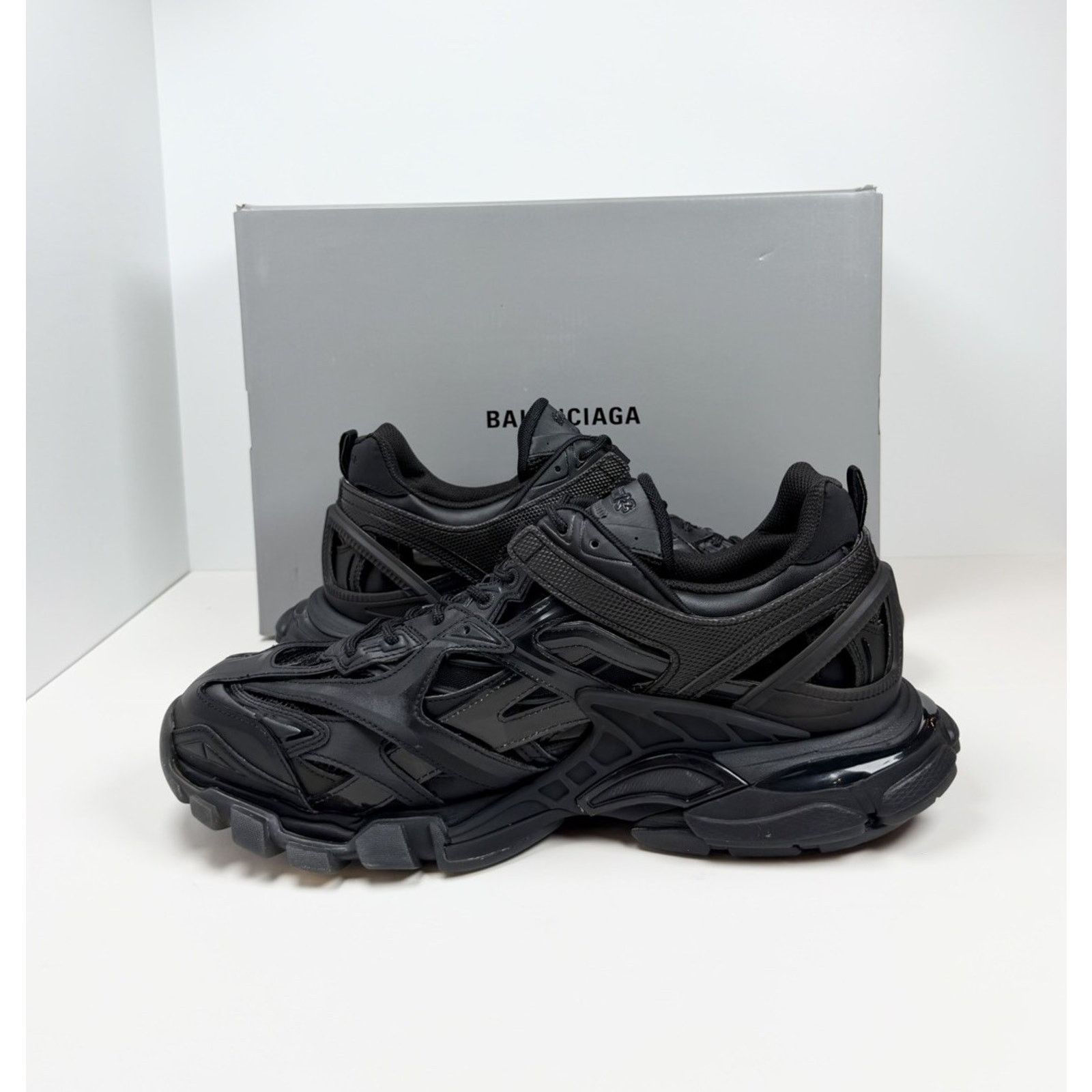 Balenciaga Size 47EU/14US - Balenciaga Track.2 Triple Black NEW Size US 14 / EU 47 - 7 Thumbnail