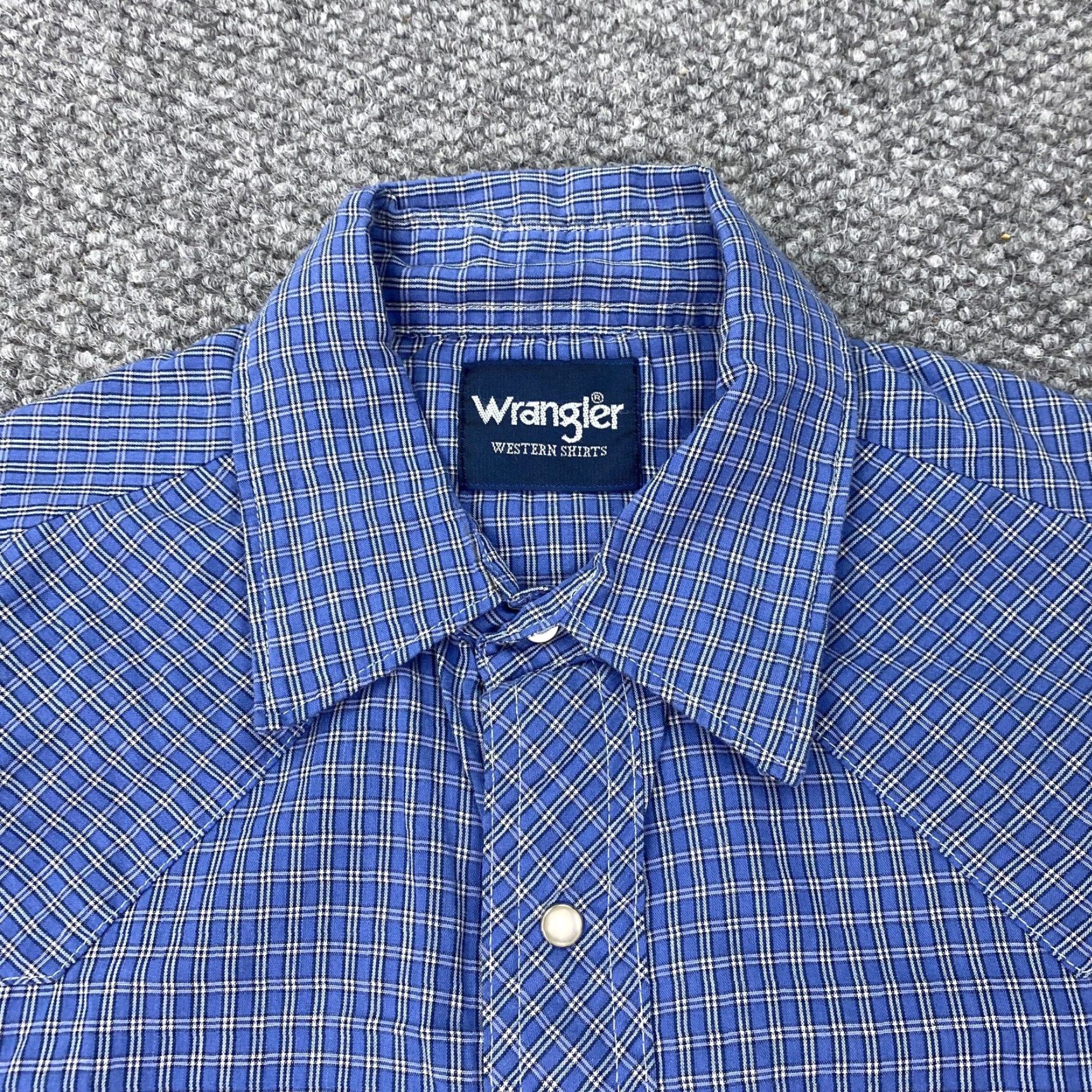 Wrangler VINTAGE Wrangler Shirt Mens XL Blue Plaid Western Pearl Snap Short Sleeve Rodeo Cowboy (adjusted structure) Size US XL / EU 56 / 4 - 4 Thumbnail