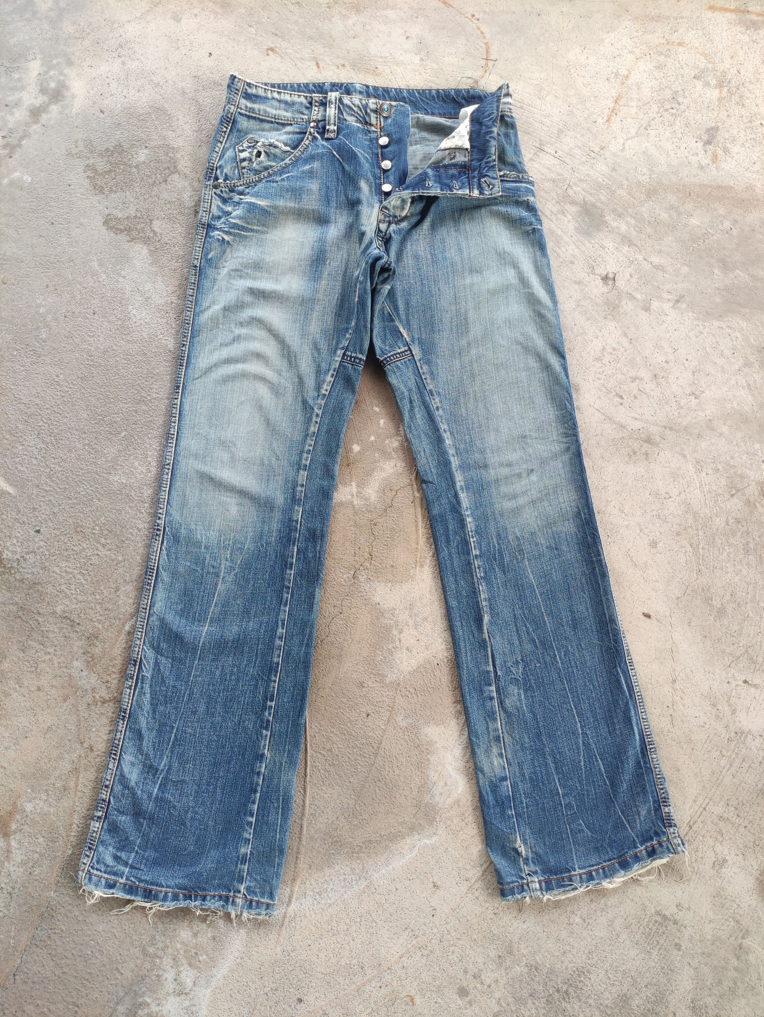 Japanese Brand Vintage Bonavanture Button Flare Jean Distressed Faded denim Size US 32 / EU 48 - 1 Thumbnail