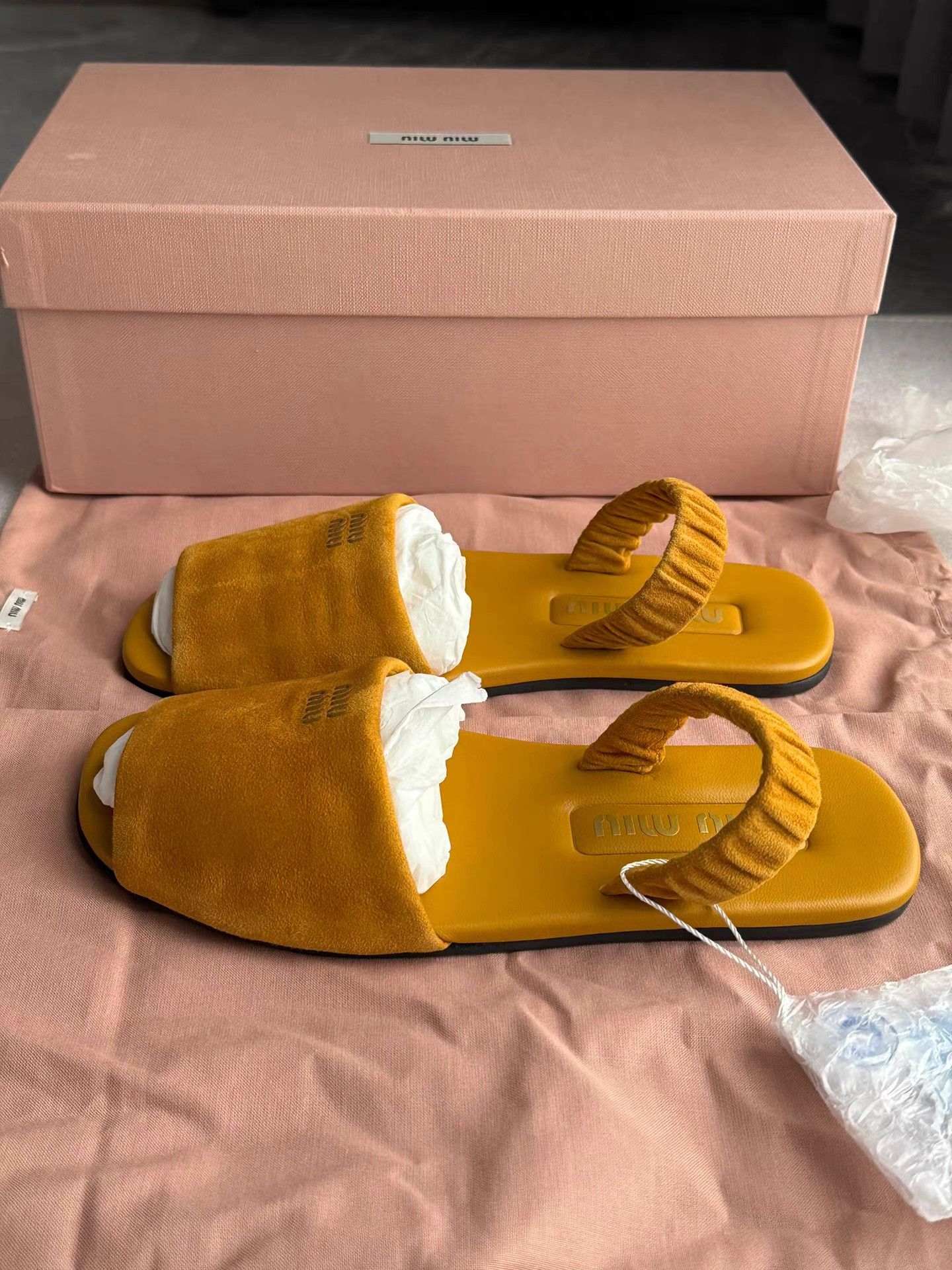 Miu Miu MiuMiu 25SS Whisky Suede Slides K6 Size US 5 / IT 35 - 1 Thumbnail