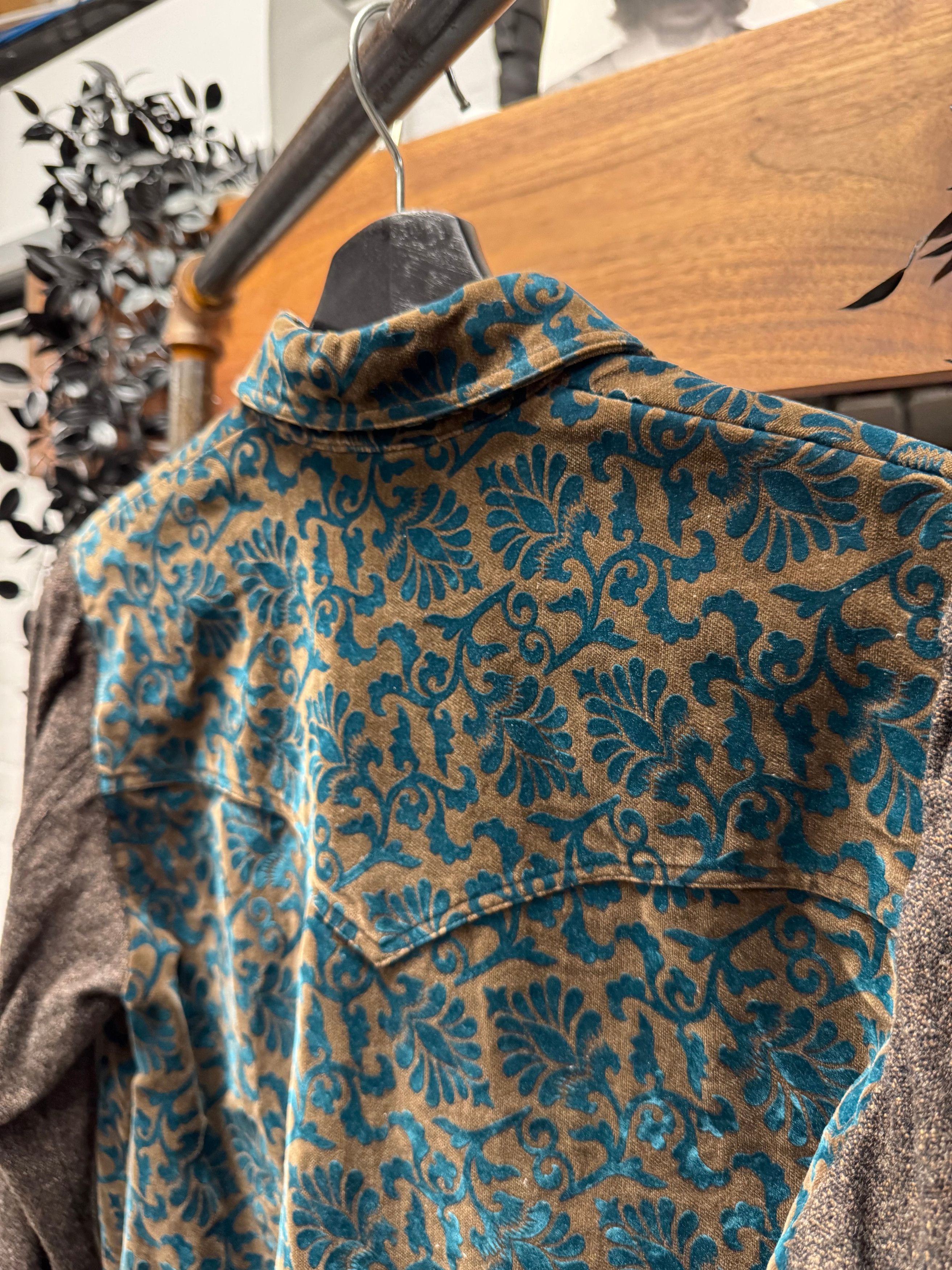 Undercover AW1997 Undercover Velour ‘Floral Pattern’ Diamond Snap Distressed Wool Shirt Size US M / EU 48-50 / 2 - 5 Thumbnail