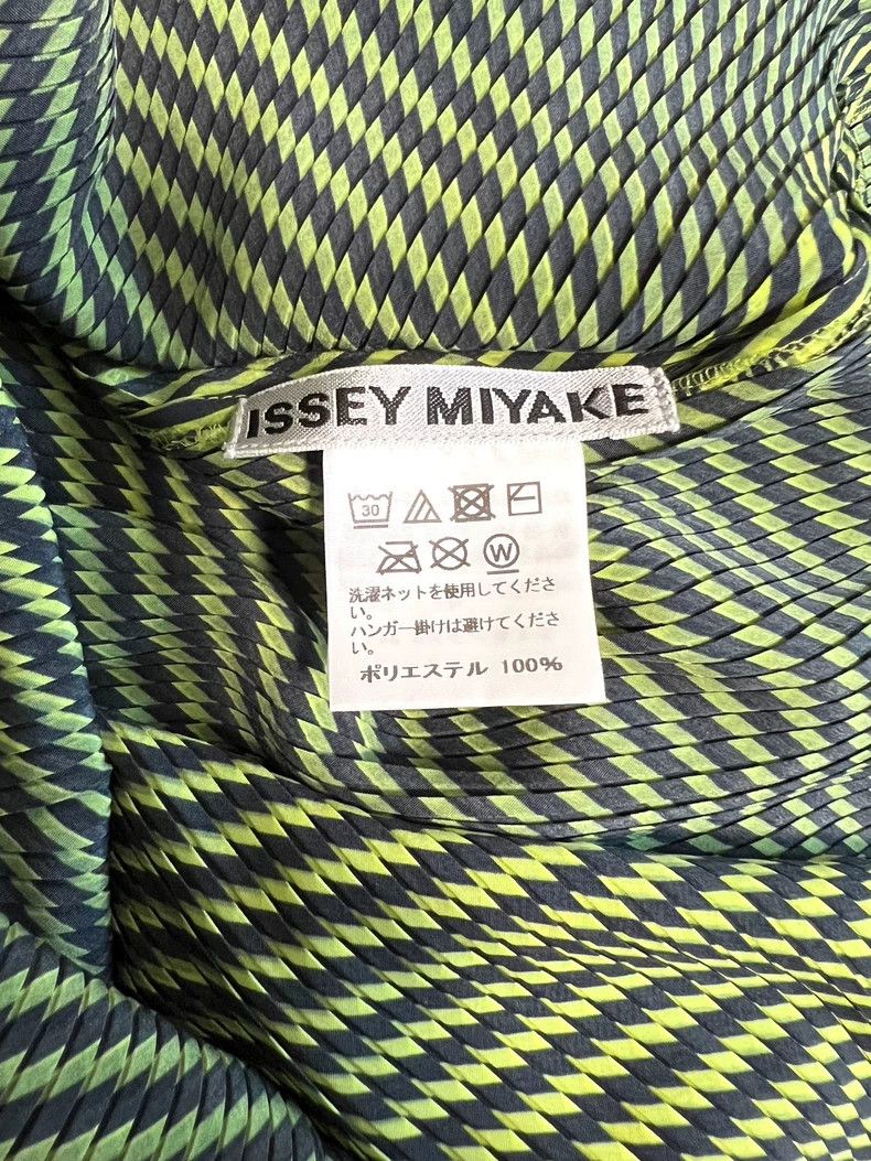 Issey Miyake Issey Miyake size:2 Multicolored pleated top Size XS / US 0-2 / IT 36-38 - 2 Thumbnail