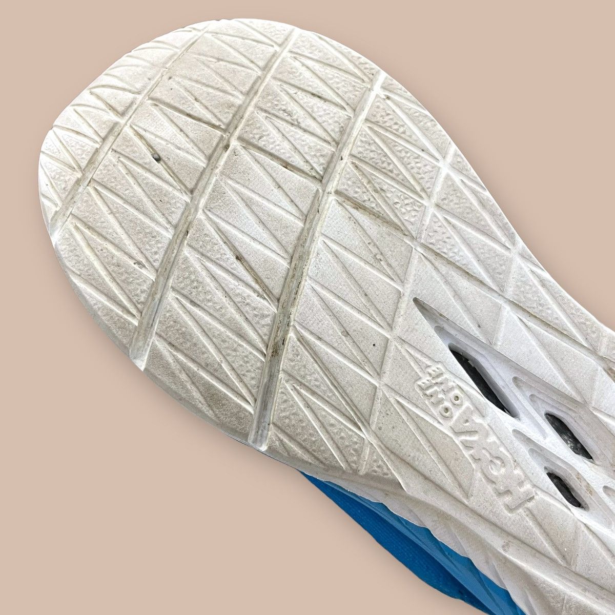 Hoka Hoka One One "Carbon X" Size US 5 / EU 37 - 21 Thumbnail