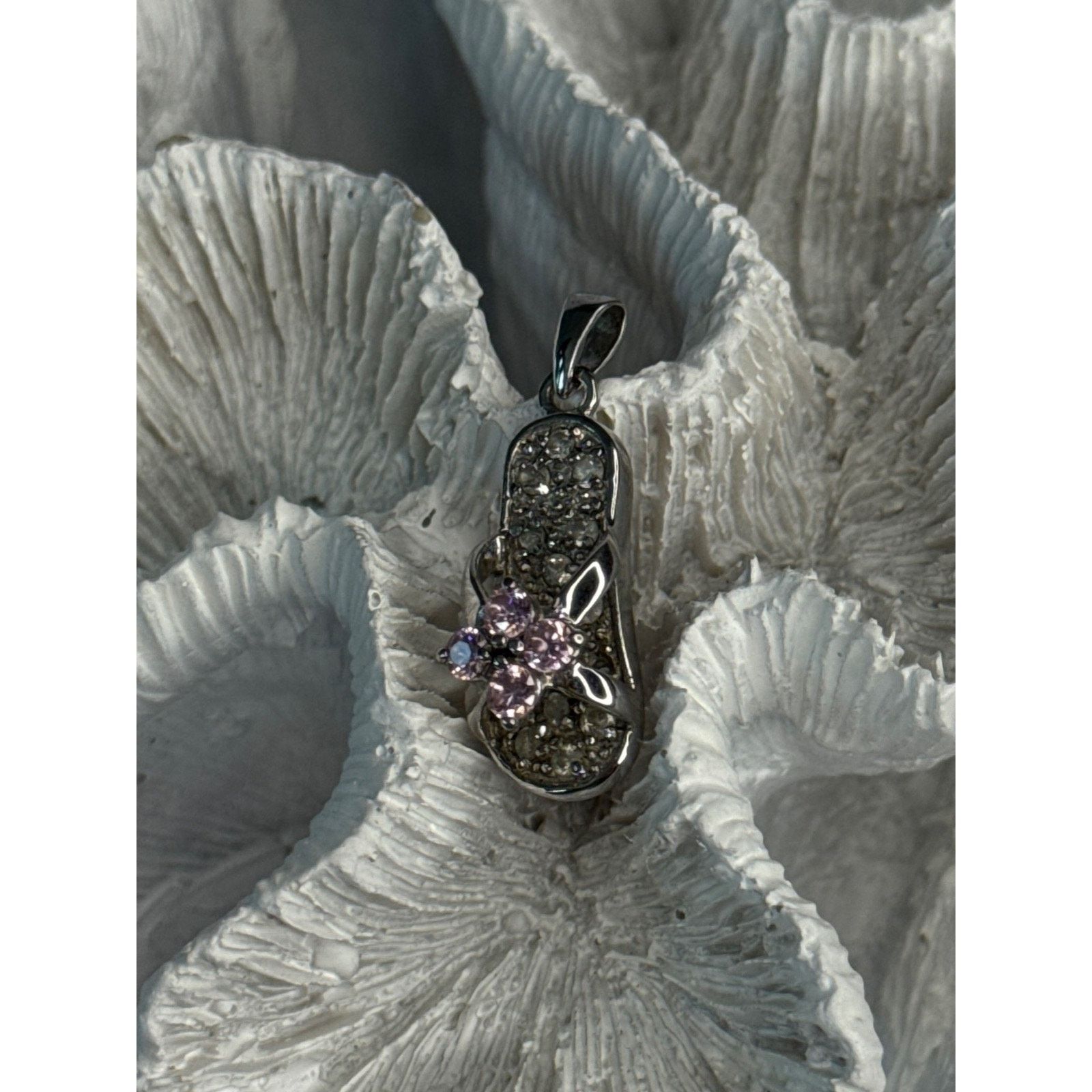 Jewelry 925 STERLING SILVER FLIP FLOP SANDAL PINK & WHITE CZ PENDANT Size ONE SIZE - 3 Thumbnail
