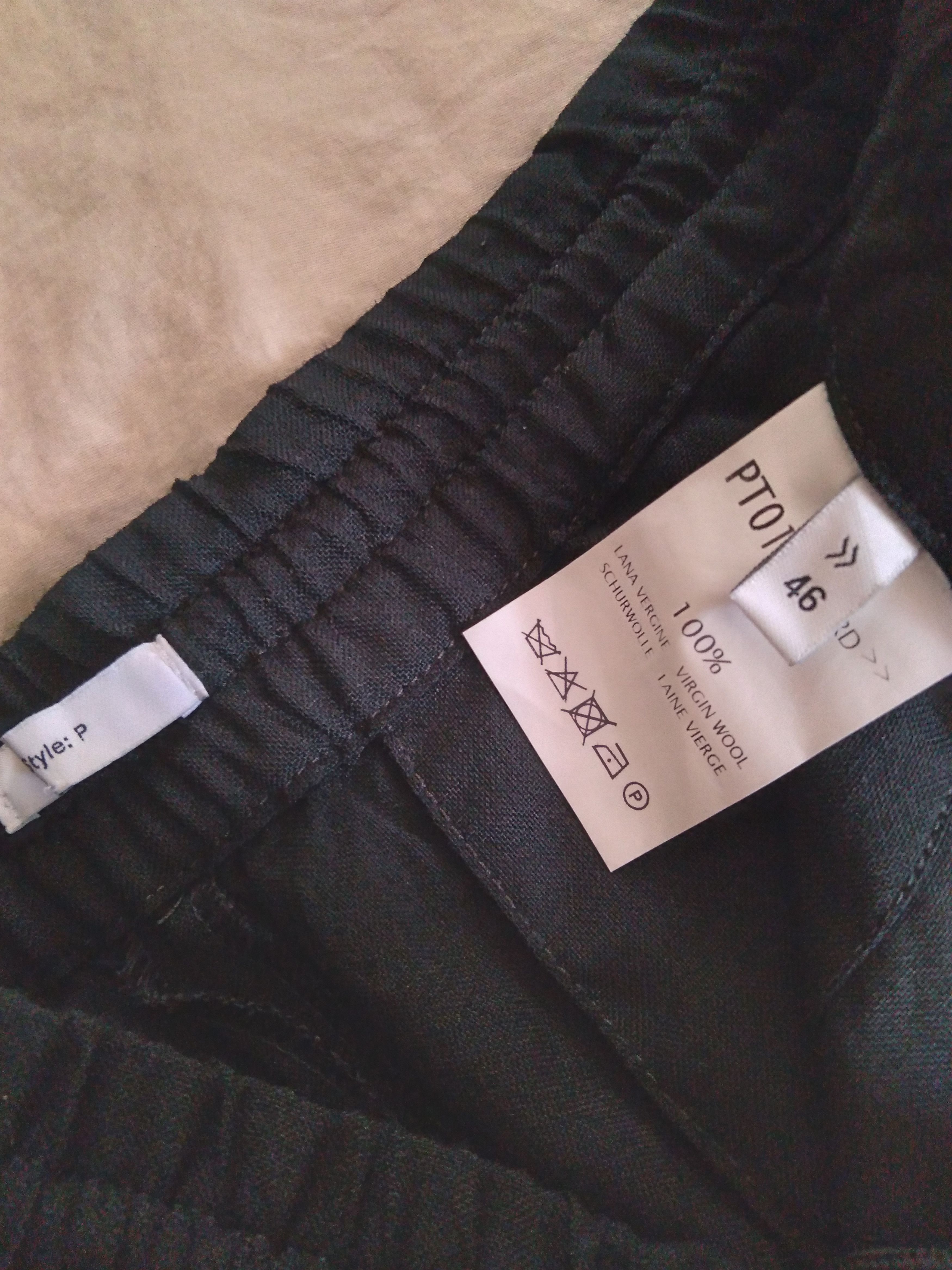 PT Torino Wool Drape Shorts Black Italy size 30 46 Size US 30 / EU 46 - 3 Thumbnail