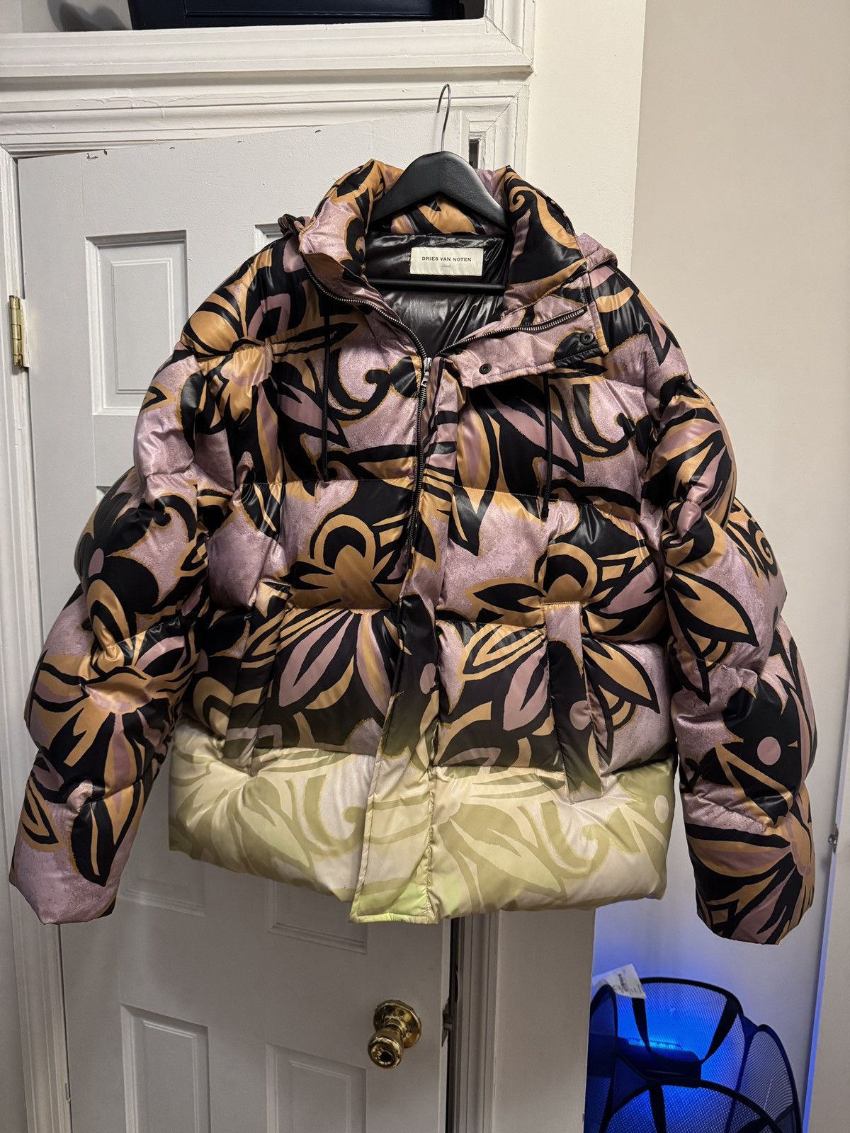 Dries Van Noten Oversized Tropical puffer down jacket with retractable hood Size US S / EU 44-46 / 1 - 1 Thumbnail