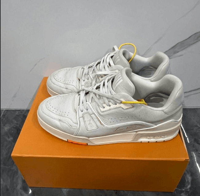 Louis Vuitton Louis Vuitton low-top sneakers Size US 10 / EU 43 - 1 Thumbnail