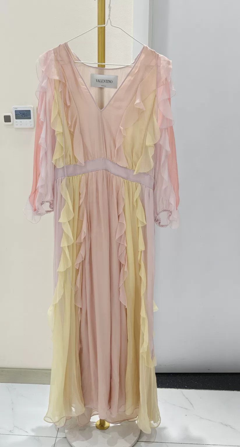 Valentino Valentino Runway Ruffled Dress Size M / US 6-8 / IT 42-44 - 1 Thumbnail