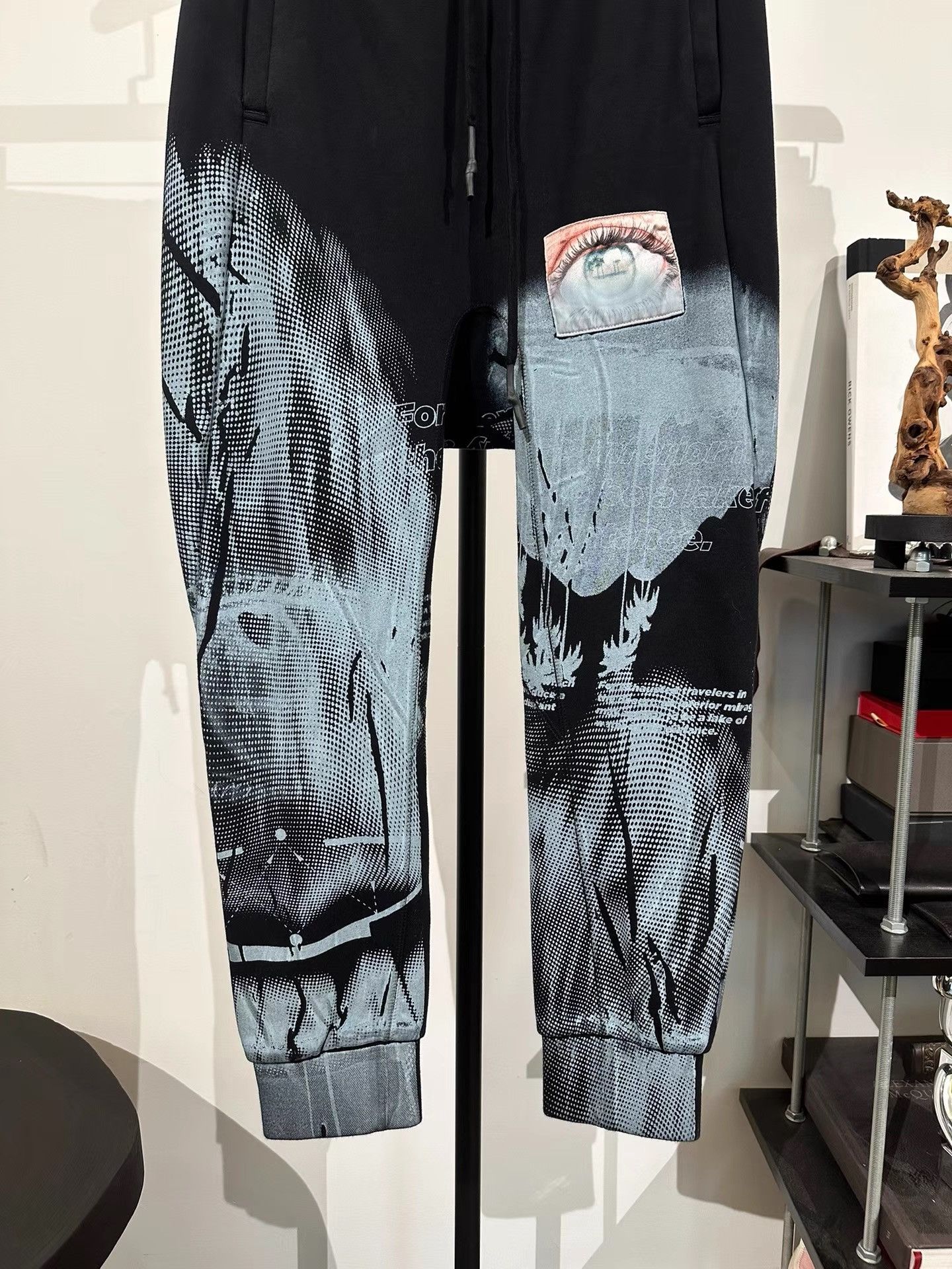 11 By Boris Bidjan Saberi 11by BBS P3C Print Elastic Cuff Sweatpants K35 Size US 27 - 6 Thumbnail