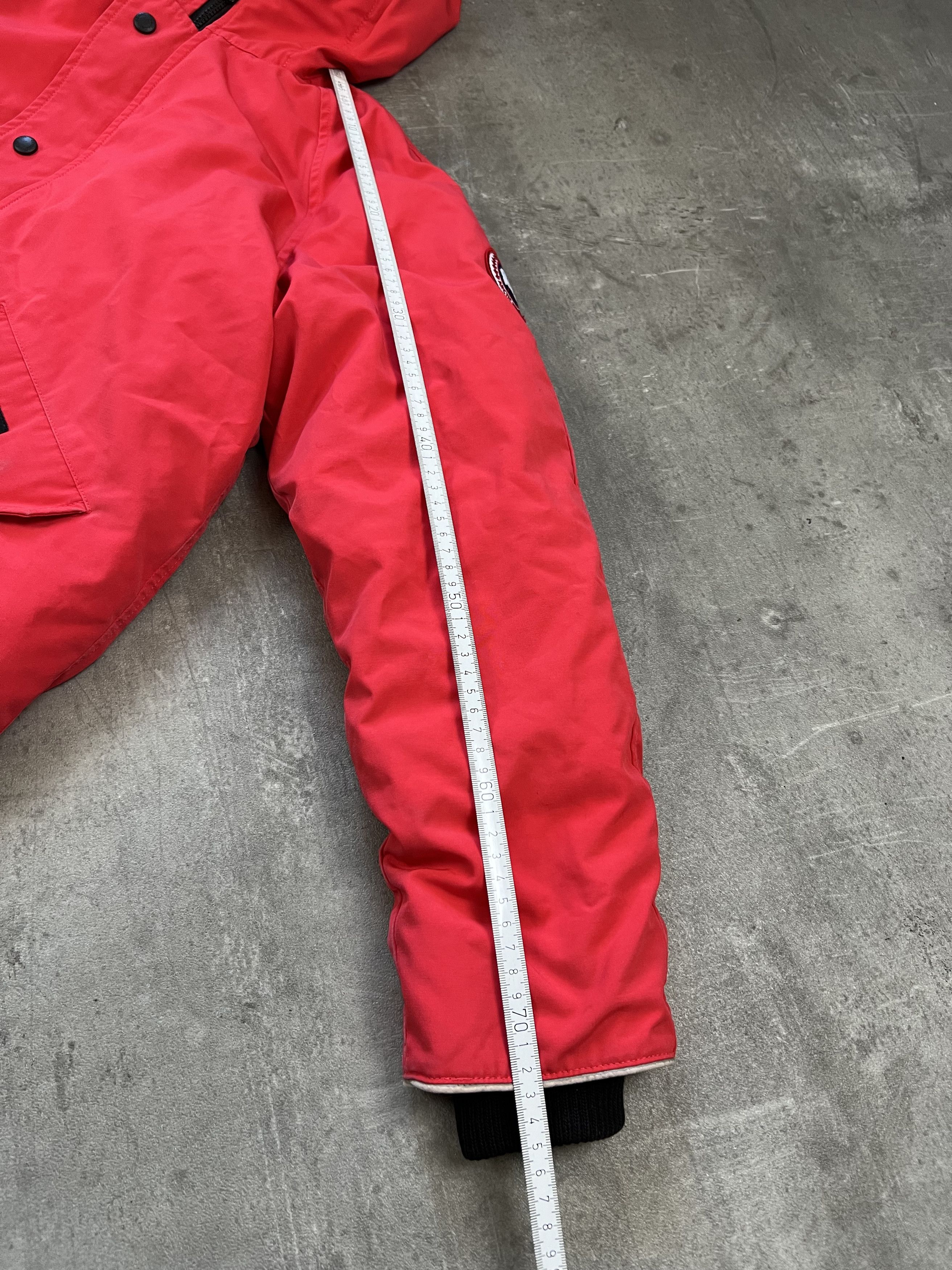 Canada Goose canada goose puffer bomber size (18) like S-M legit luxury Size US S / EU 44-46 / 1 - 16 Thumbnail