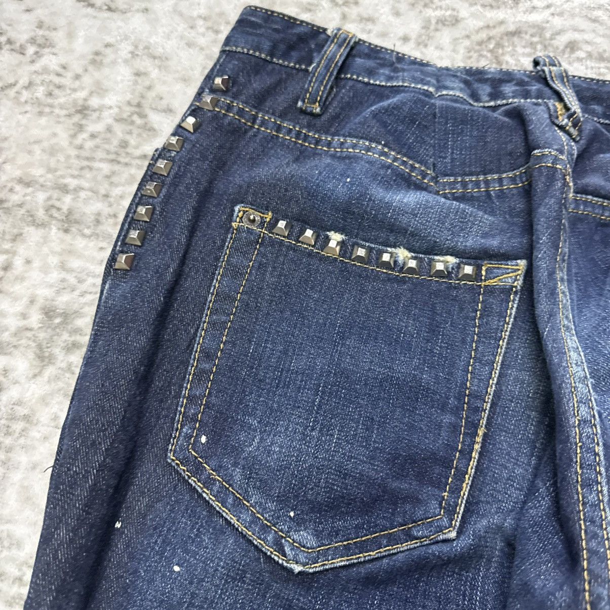 Dsquared2 2000s Dsquared2 Distressed Studded Carrot Cut Denim Pants Size US 30 / EU 46 - 13 Thumbnail