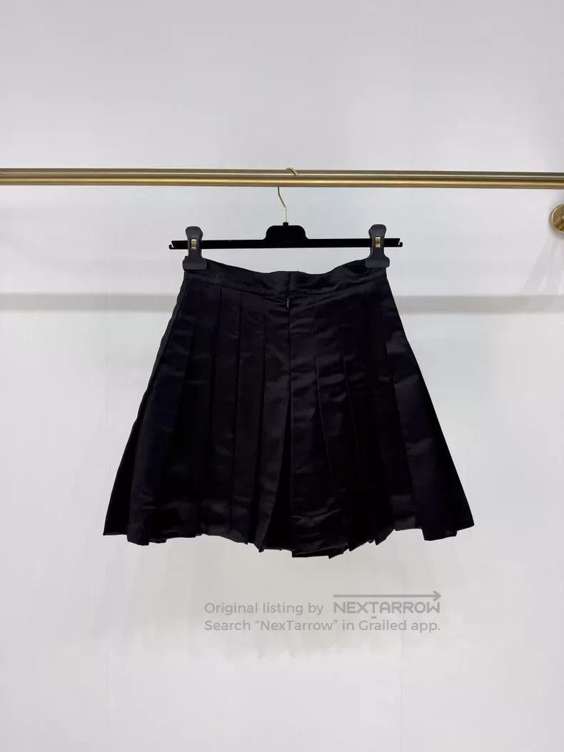 Chanel Chanel 20S Roof Series Black Satin Pleated Skirt Size 42" / US 20 - 2 Thumbnail