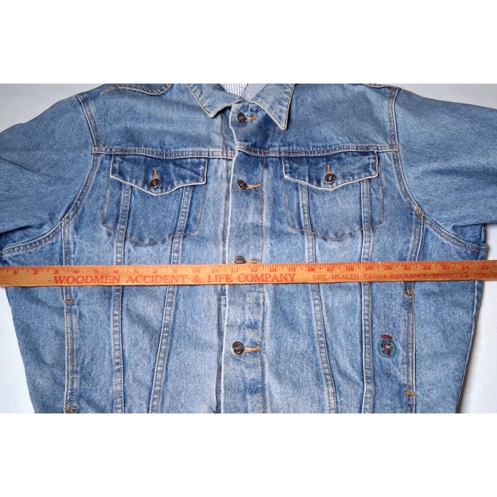 VINTAGE Tommy Hilfiger Jean Jacket Men M Blue Denim Trucker 90s Crest Logo Pocket Short Coat Casual Mens