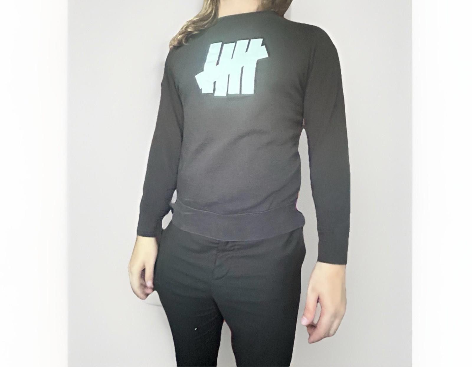 Undefeated Undefeated 5 Strike Logo Crew Neck Sweatshirt Black S USA Size US S / EU 44-46 / 1 - 1 Thumbnail