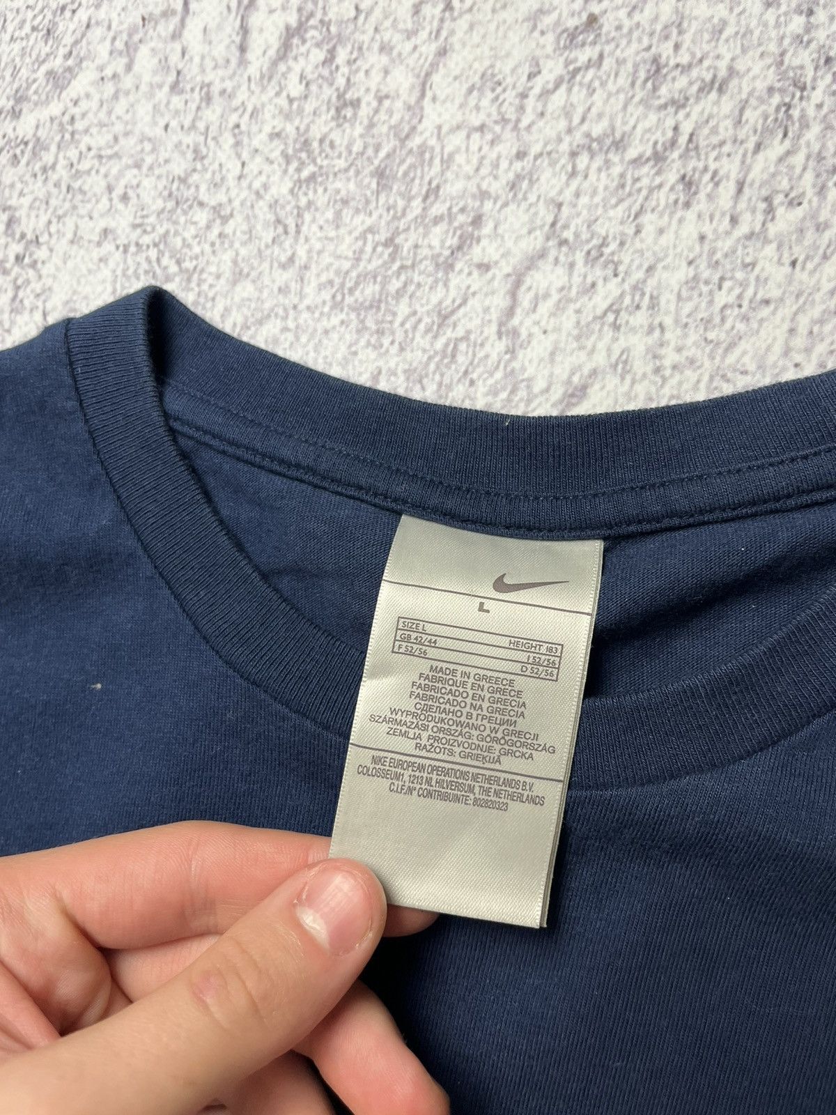 Nike Nike Vintage 90s Faded Big Swoosh Center Logo Tee Shirt Size US L / EU 52-54 / 3 - 6 Thumbnail