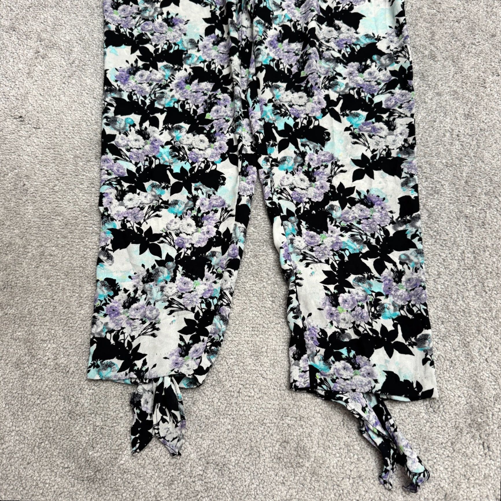 Vintage ASTR Floral Ankle Tie Tapered Leg Pants Womens M Purple Black Boho Shirt? Size 32" / US 10 / IT 46 - 6 Thumbnail