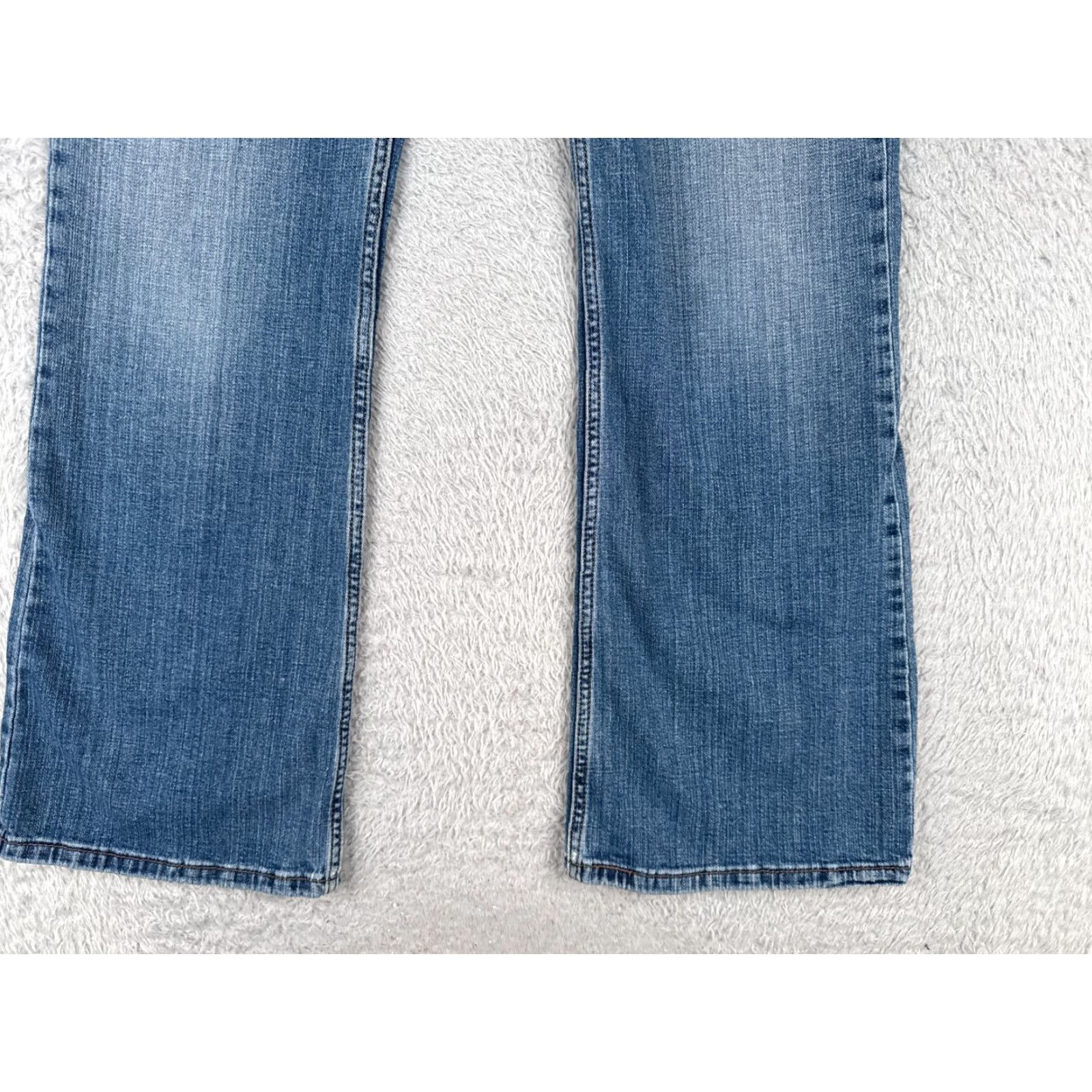 Levi's Levis Jeans Womens 12 Blue Denim 526 Slender Bootcut Mid Rise Cotton Blend 32x31 Size 34" / US 12 / IT 48 - 2 Thumbnail