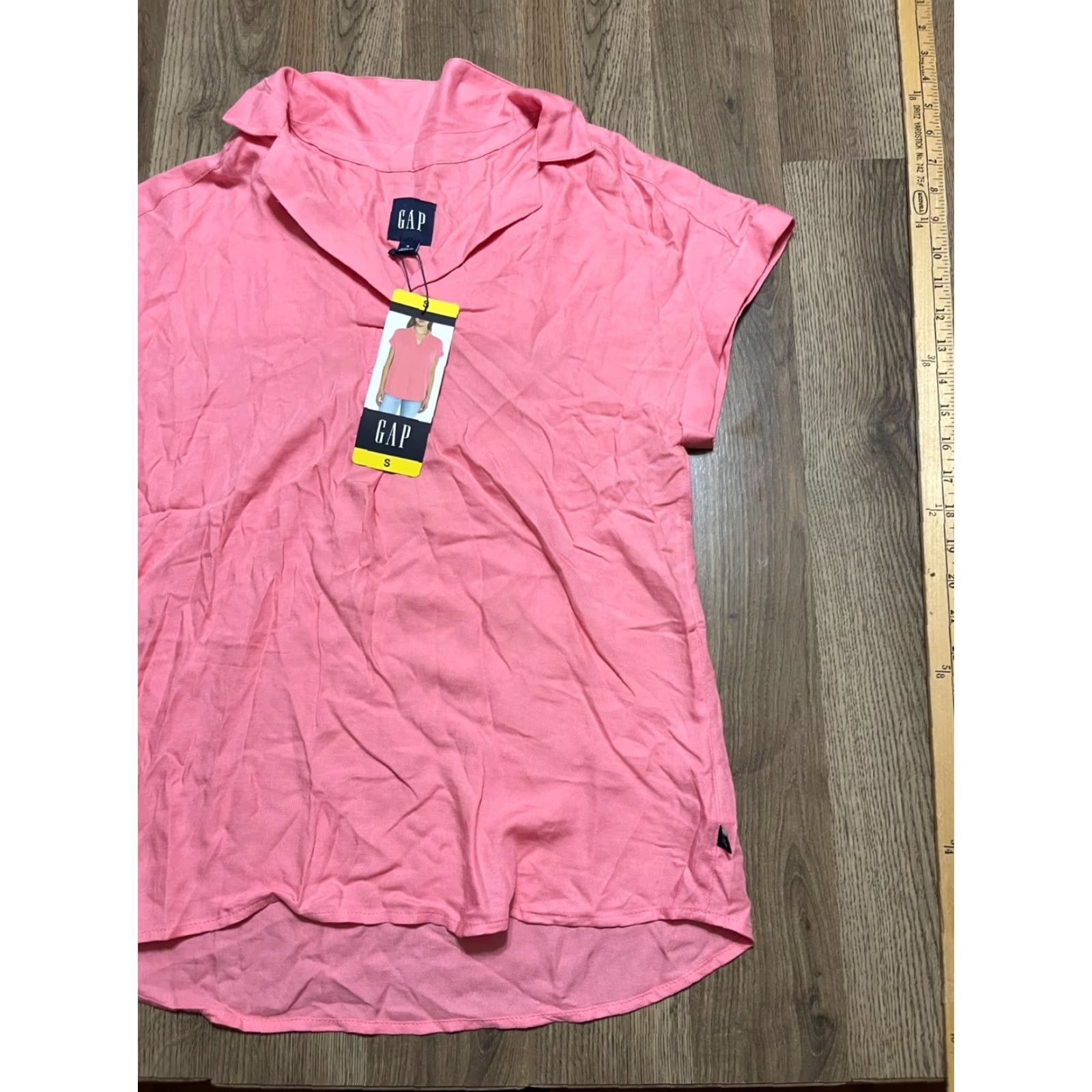 Gap Gap Shirt Women's Size Small Pink Polo Shirt V-neck NWT Size S / US 4 / IT 40 - 3 Thumbnail
