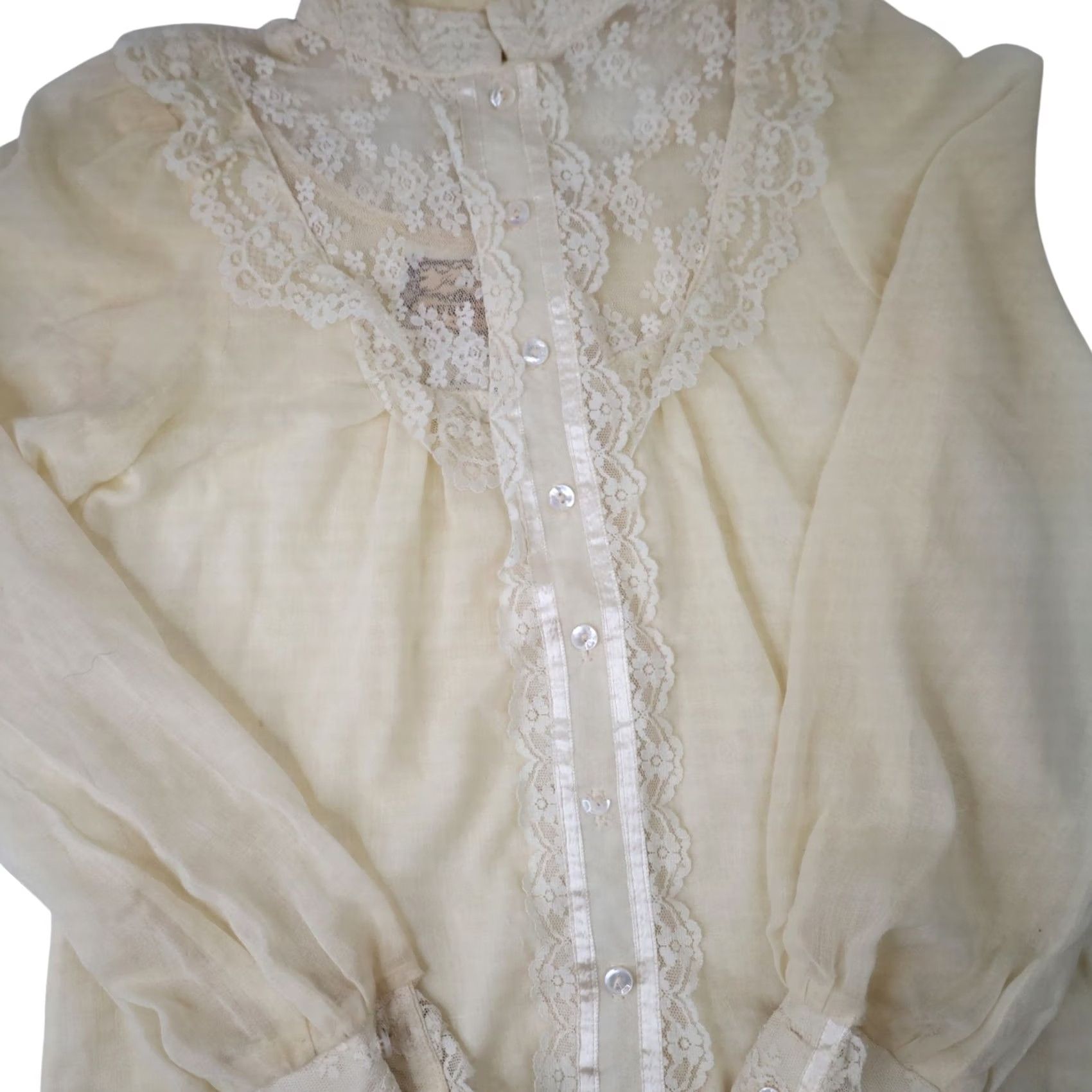 Vintage VINTAGE Gunne Sax Jessica's Gunnies Lace Button Up Shirt Womens 7 Cream Blouse Ladies Women 7s Size M / US 6-8 / IT 42-44 - 3 Thumbnail