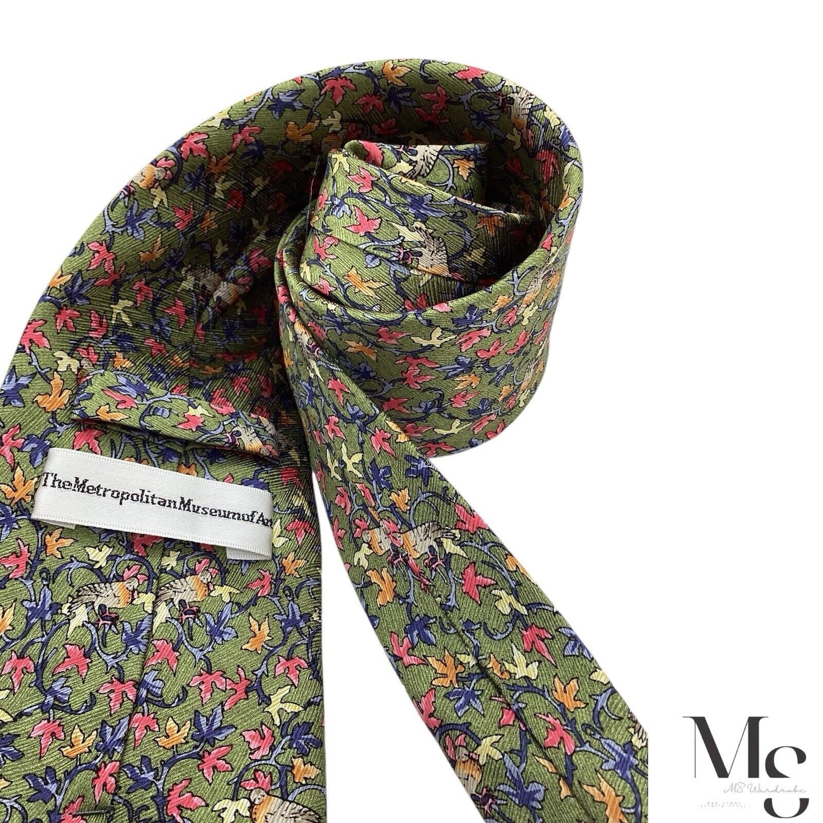 Metropolitan View THE METROPOLITAN MUSEUM OF ART Green Bird & Leaf Print Silk Size ONE SIZE - 4 Thumbnail