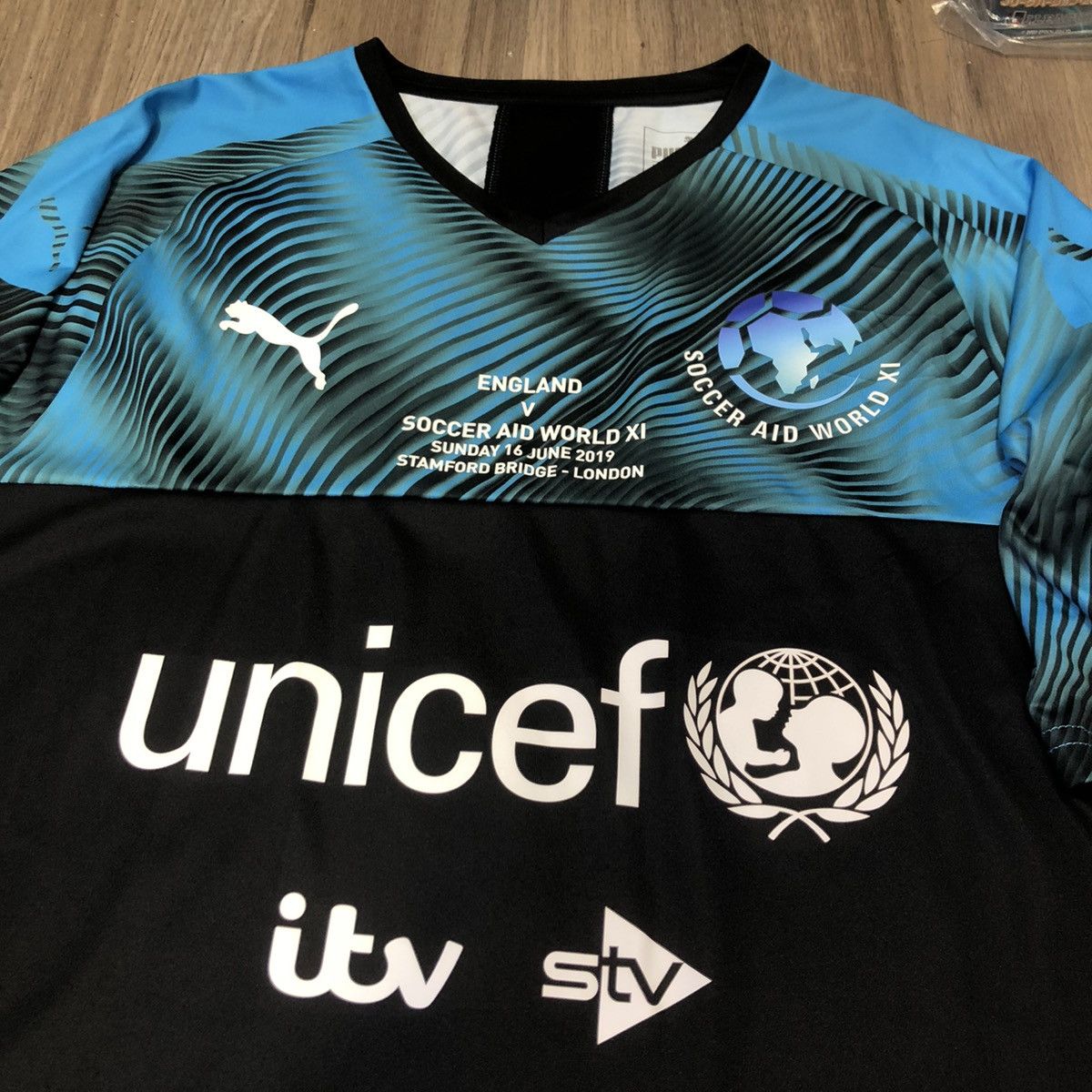 Puma Soccer Aid world Xl 2019 jersey #7 Cantona Size US L / EU 52-54 / 3 - 3 Thumbnail