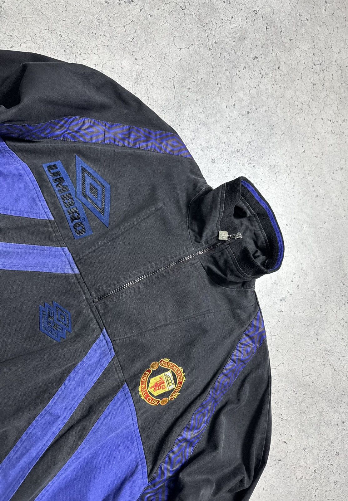 Umbro Umbro FC Manchester United Vintage 90’s Track Top Jacket Size US L / EU 52-54 / 3 - 4 Thumbnail