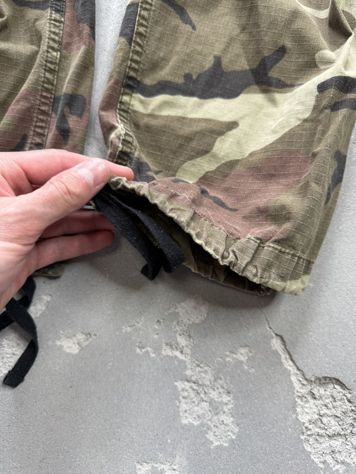 Carhartt × Vintage Vintage Carhartt Cargo Camo Pants Work Military Y2K USA Size US 29 - 5 Thumbnail