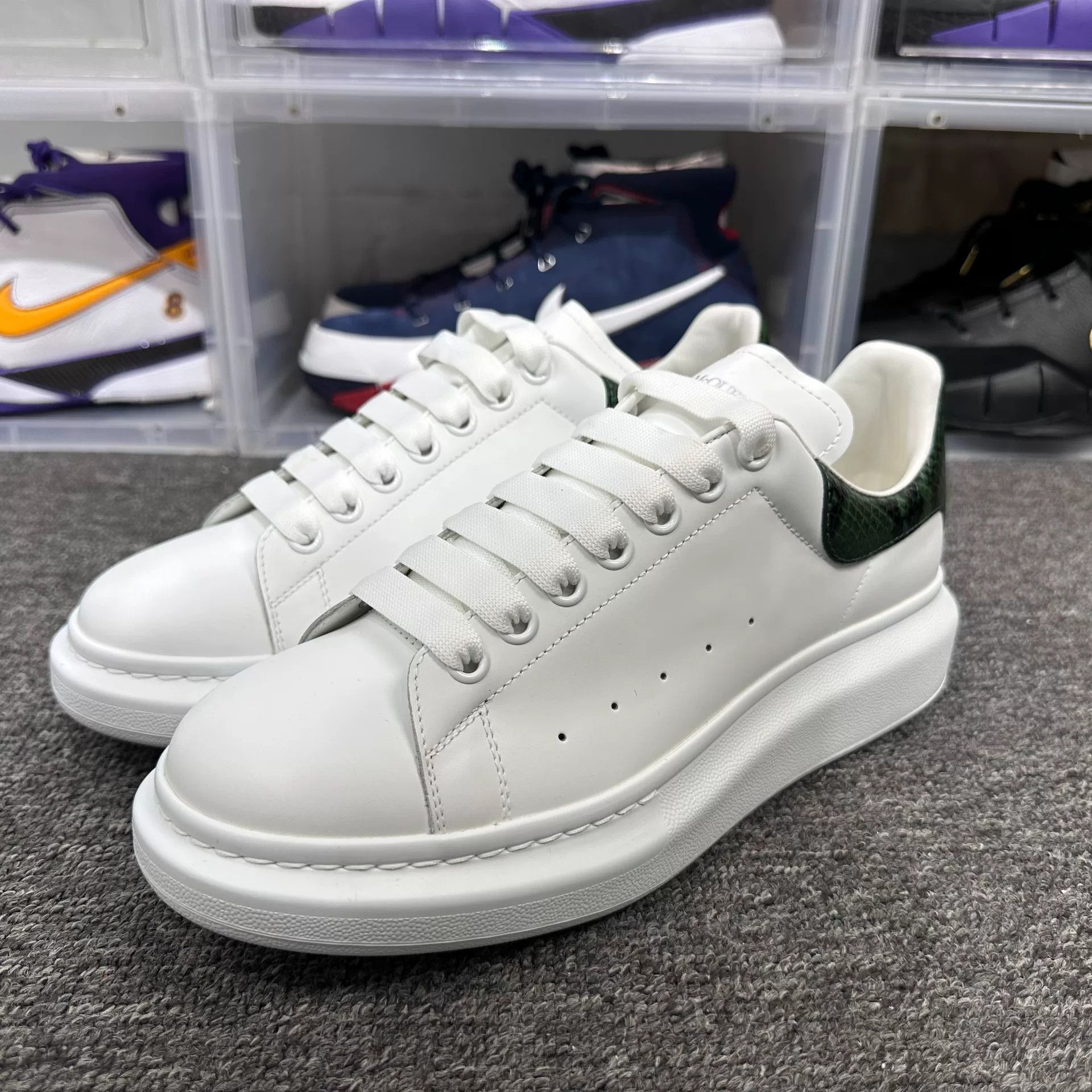 Alexander McQueen Alexander McQueen Lowtop Sneakers 9 Men Size US 9 / EU 42 - 1 Thumbnail
