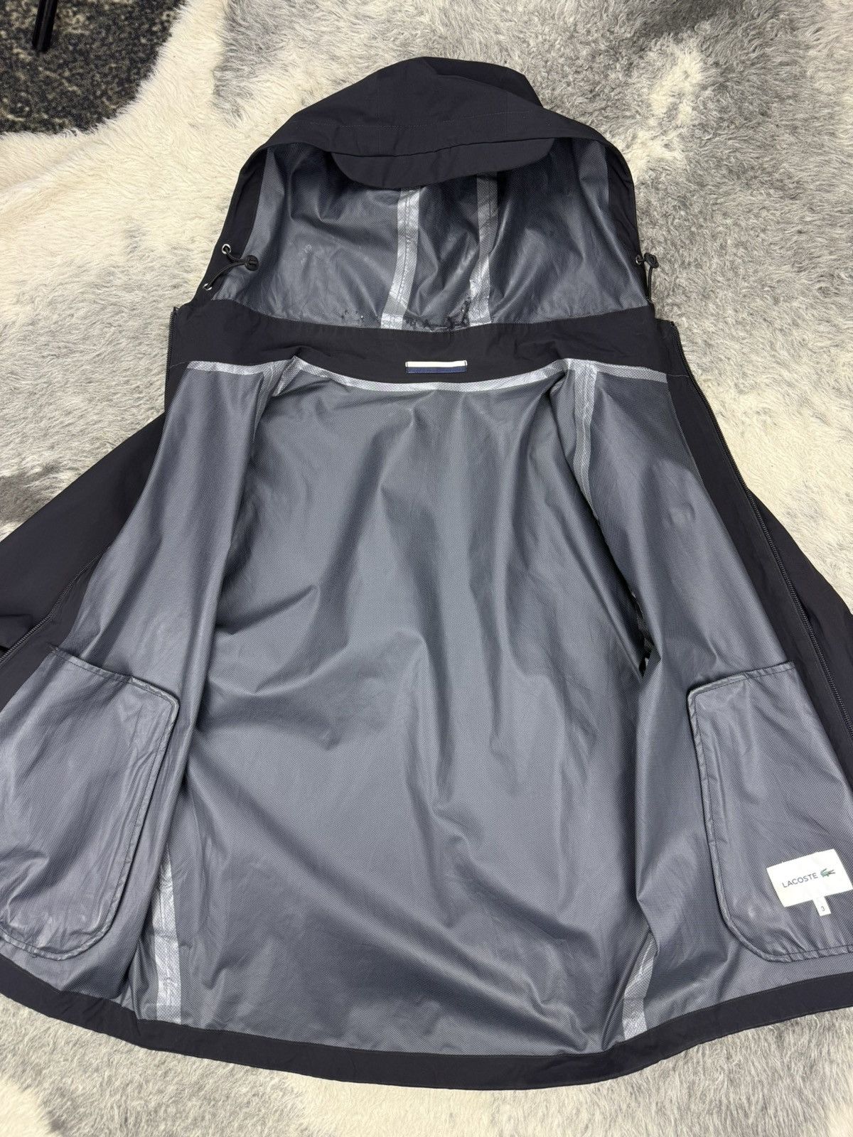 Lacoste LACOSTE All Black Edition Tonal Logo Waterproof Gorpcore Size US M / EU 48-50 / 2 - 6 Thumbnail