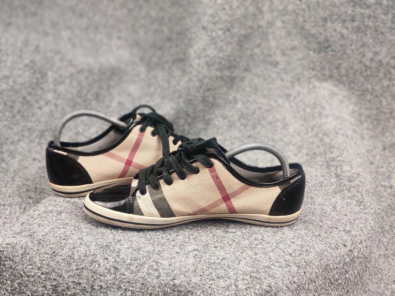 Burberry Burberry Design Nova check Canvas Leather Cap Toe Sneakers Size US 9 / IT 39 - 11 Thumbnail