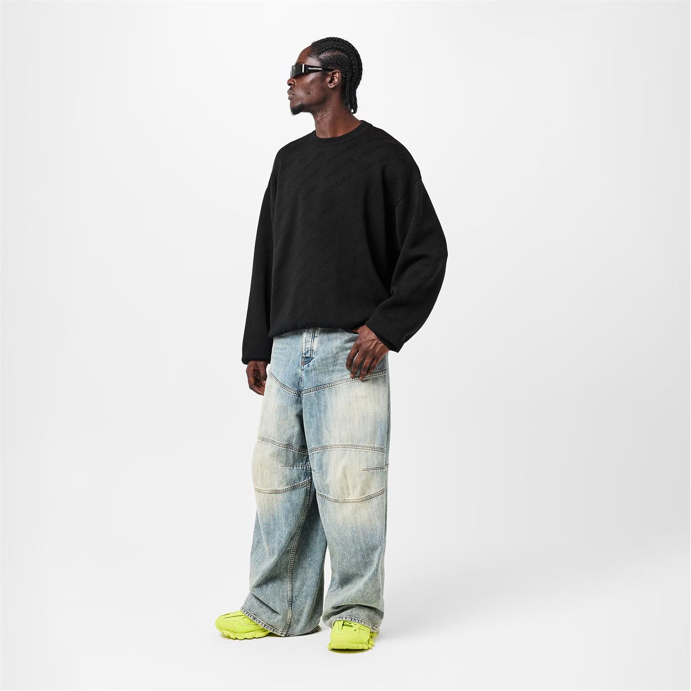 Balenciaga o1g2r1mq0226 All-Over Logo Crew Sweater In Black Size US S / EU 44-46 / 1 - 6 Thumbnail
