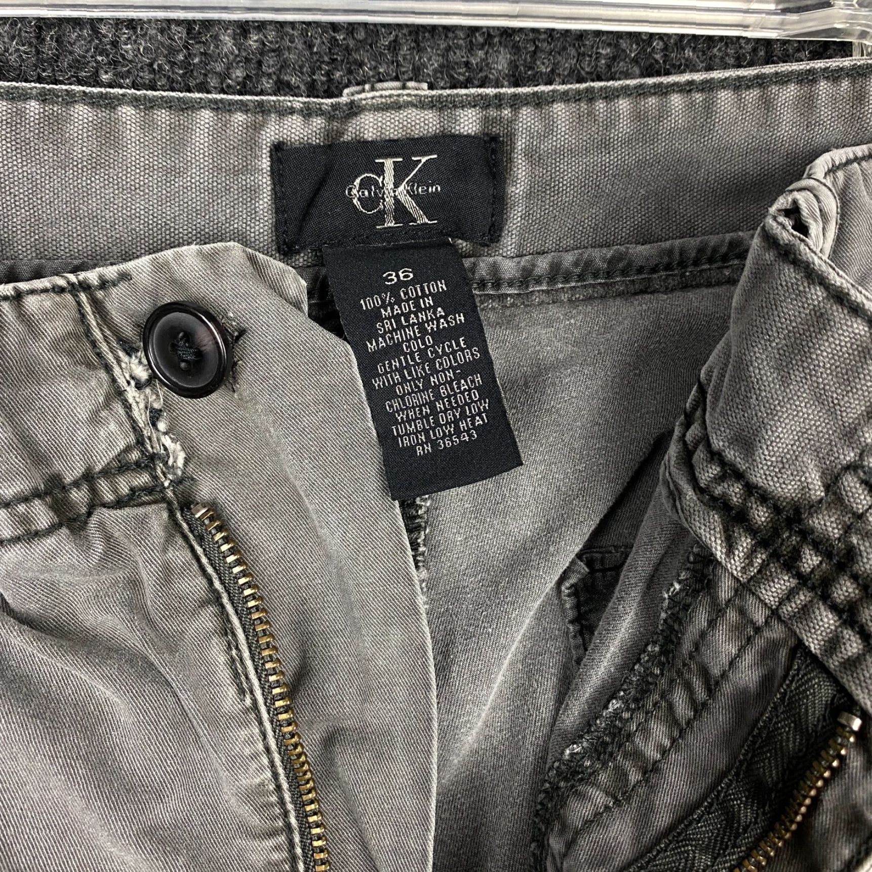 Calvin Klein VINTAGE Calvin Klein Ck Cargo Shorts Mens 36 Gray Baggy Skater 90s y2K Size US 36 / EU 52 - 2 Thumbnail