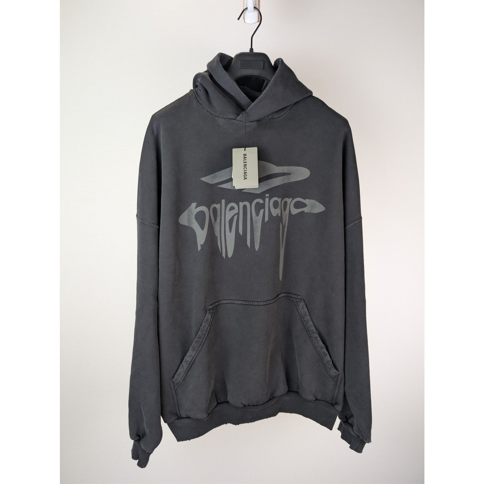 Balenciaga o1rshd1 Wavy Logo Large Fit Hoodie in Faded Wash Black Size US M / EU 48-50 / 2 - 2 Thumbnail