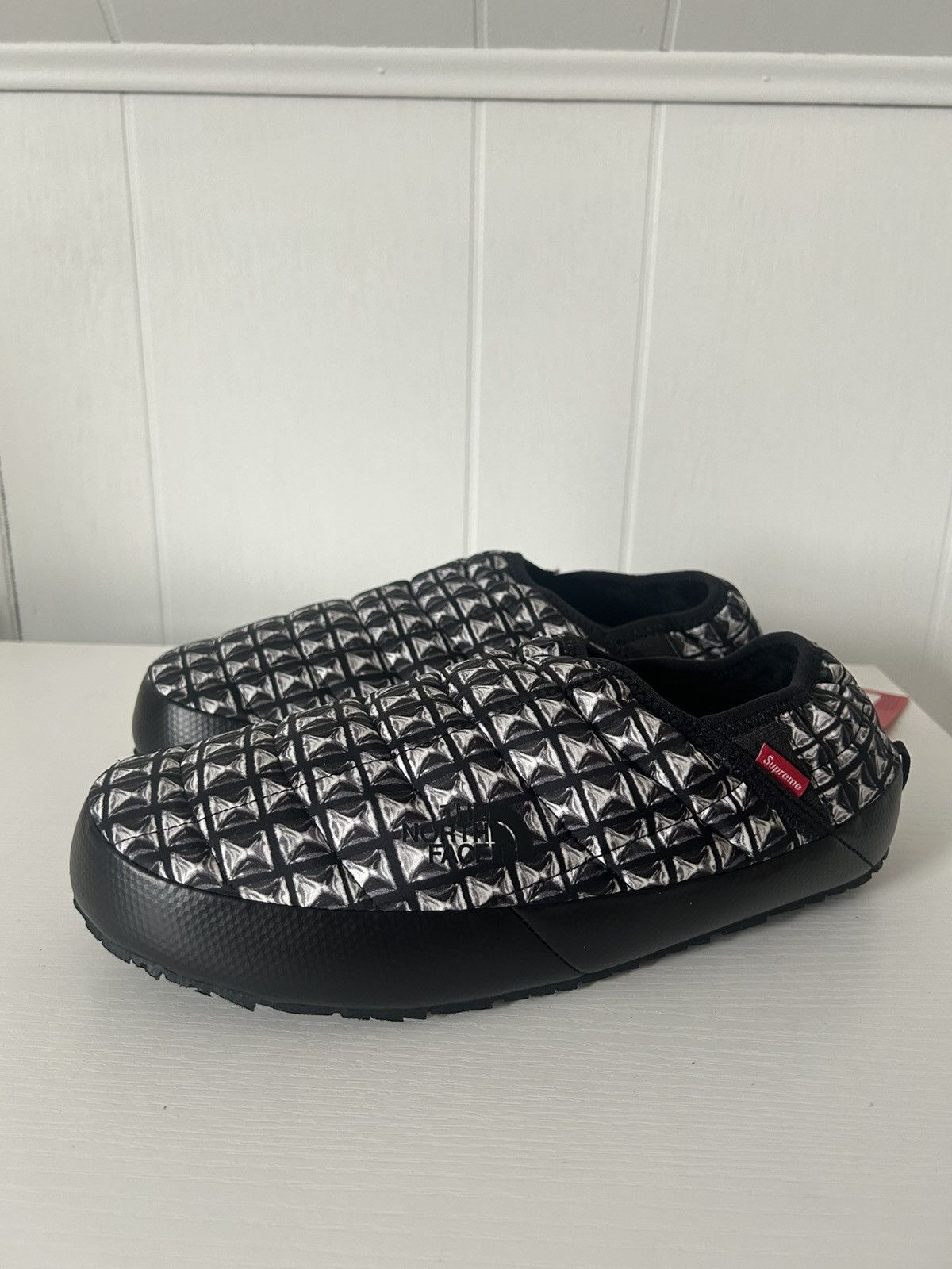 Supreme × The North Face Supreme The North Face Studded Traction Mule 2021 Size US 9 / EU 42 - 2 Thumbnail