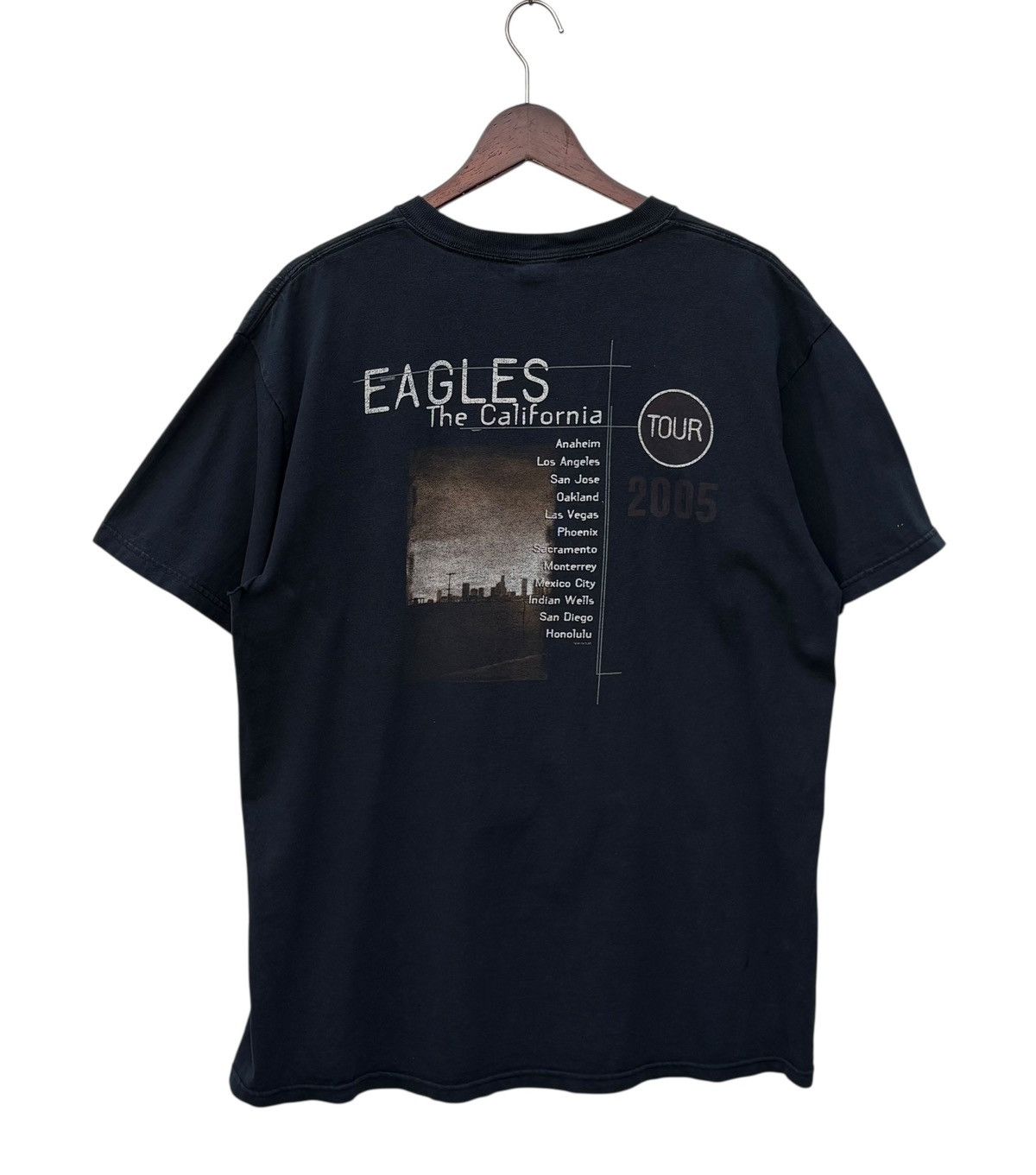 Band Tees Y2K Sun Faded Eagles The California Tour 2005 Tee Size US L / EU 52-54 / 3 - 8 Thumbnail