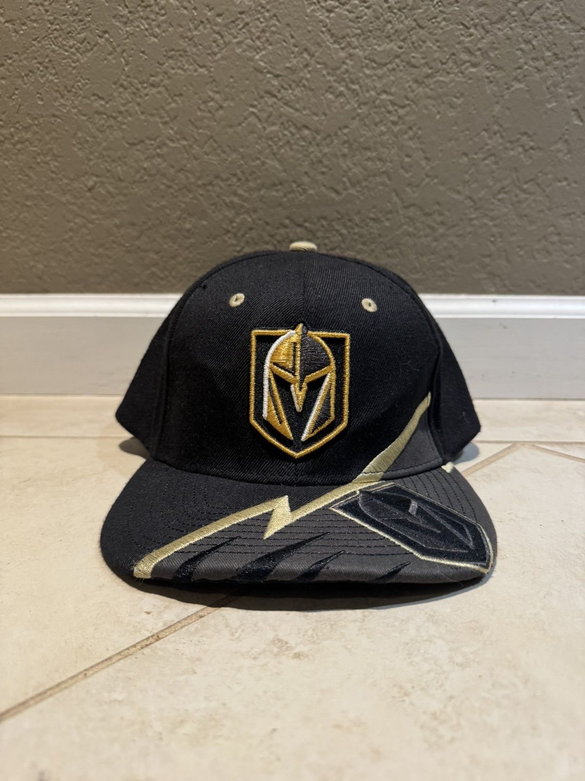 NHL Las Vegas Golden Knights Retro Snapback Hat Black Gold Size ONE SIZE - 1 Thumbnail