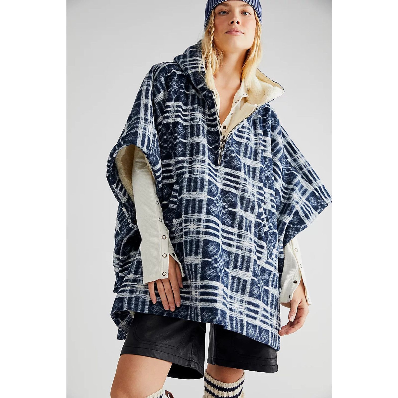 Free People NWT Free People Miss You Poncho SLOUCHY Plaid M/L Carbon Size L / US 10 / IT 46 - 1 Thumbnail