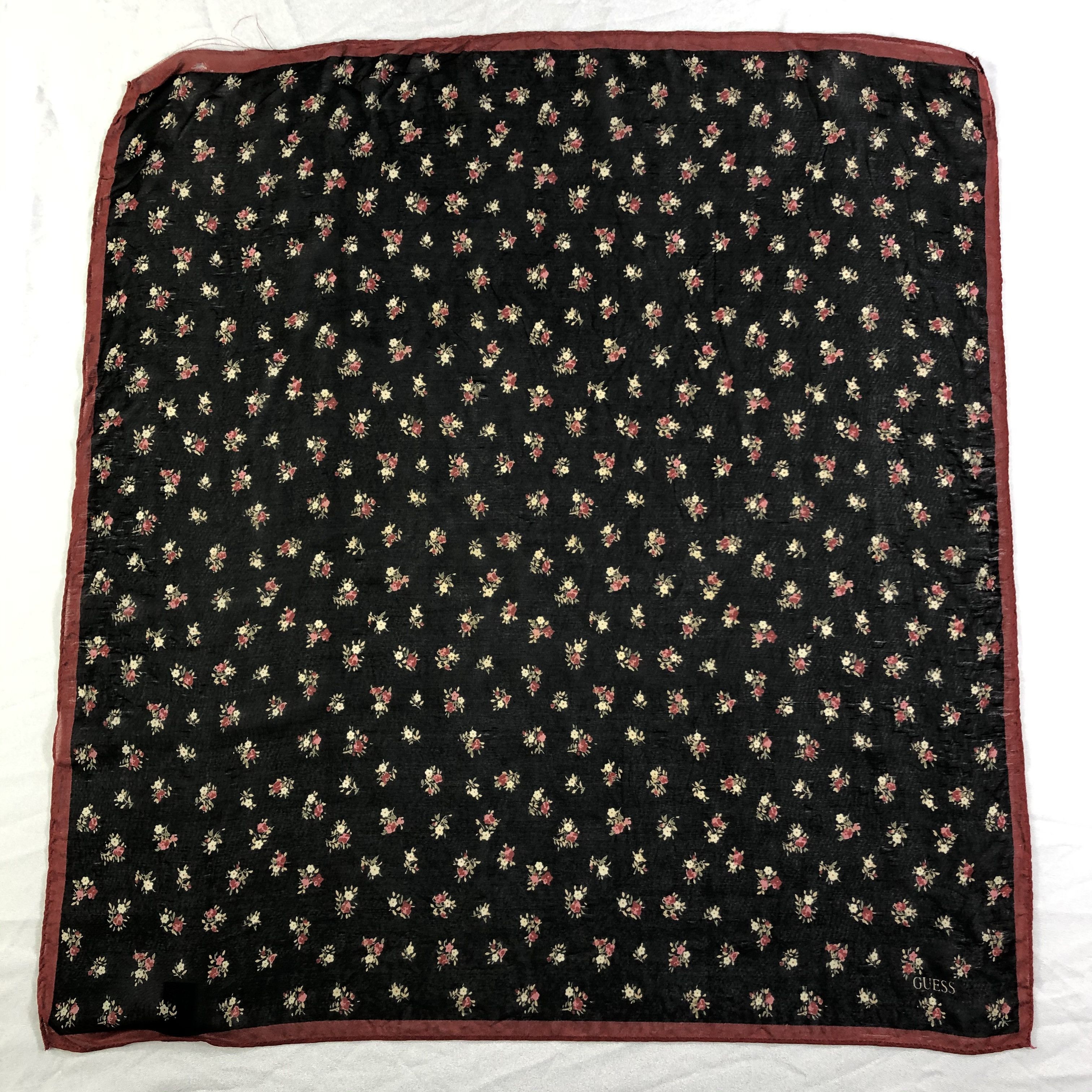 Guess × Vintage Vintage Guess Silk Scarf Size ONE SIZE - 1 Thumbnail