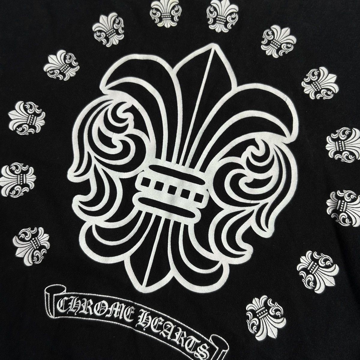 Chrome Hearts Vintage Chrome Hearts Multiple Fleur Logo Tee Size US L / EU 52-54 / 3 - 7 Thumbnail