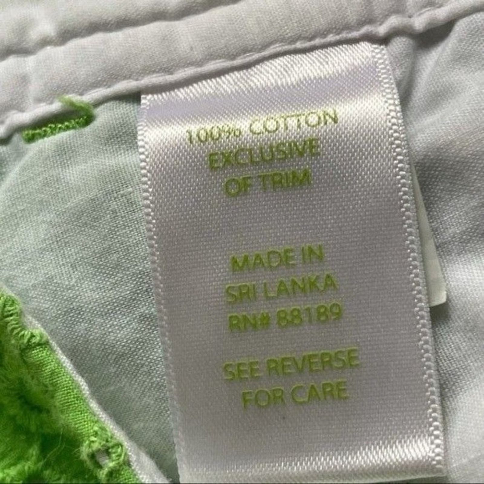 Lilly Pulitzer Lilly Pulitzer Womens Eyelet Green Cotton Shorts Size 00 Size 24" / US 00 / IT 34 - 8 Thumbnail
