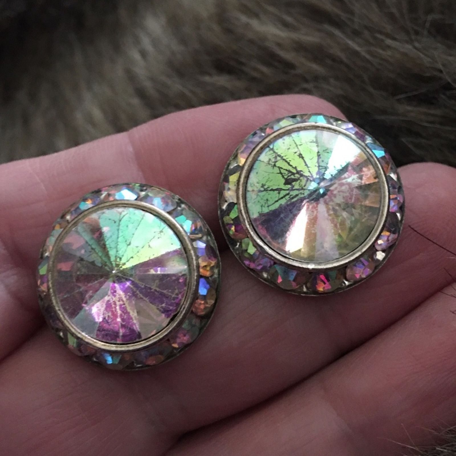 Vintage Vintage aurora borealis rivoli cut pierced earring Size ONE SIZE - 3 Thumbnail