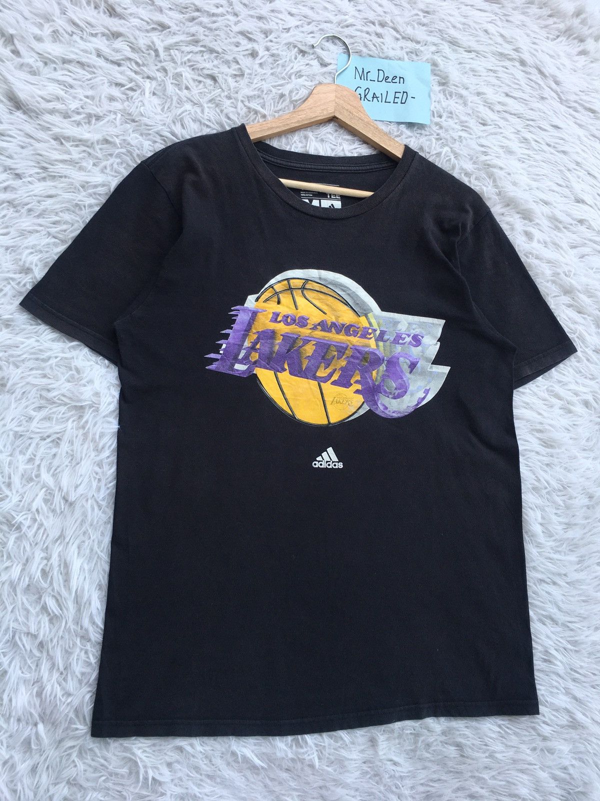 NBA Rare Los Angeles Lakers Biglogo Spellout Tshirt Size US M / EU 48-50 / 2 - 2 Thumbnail