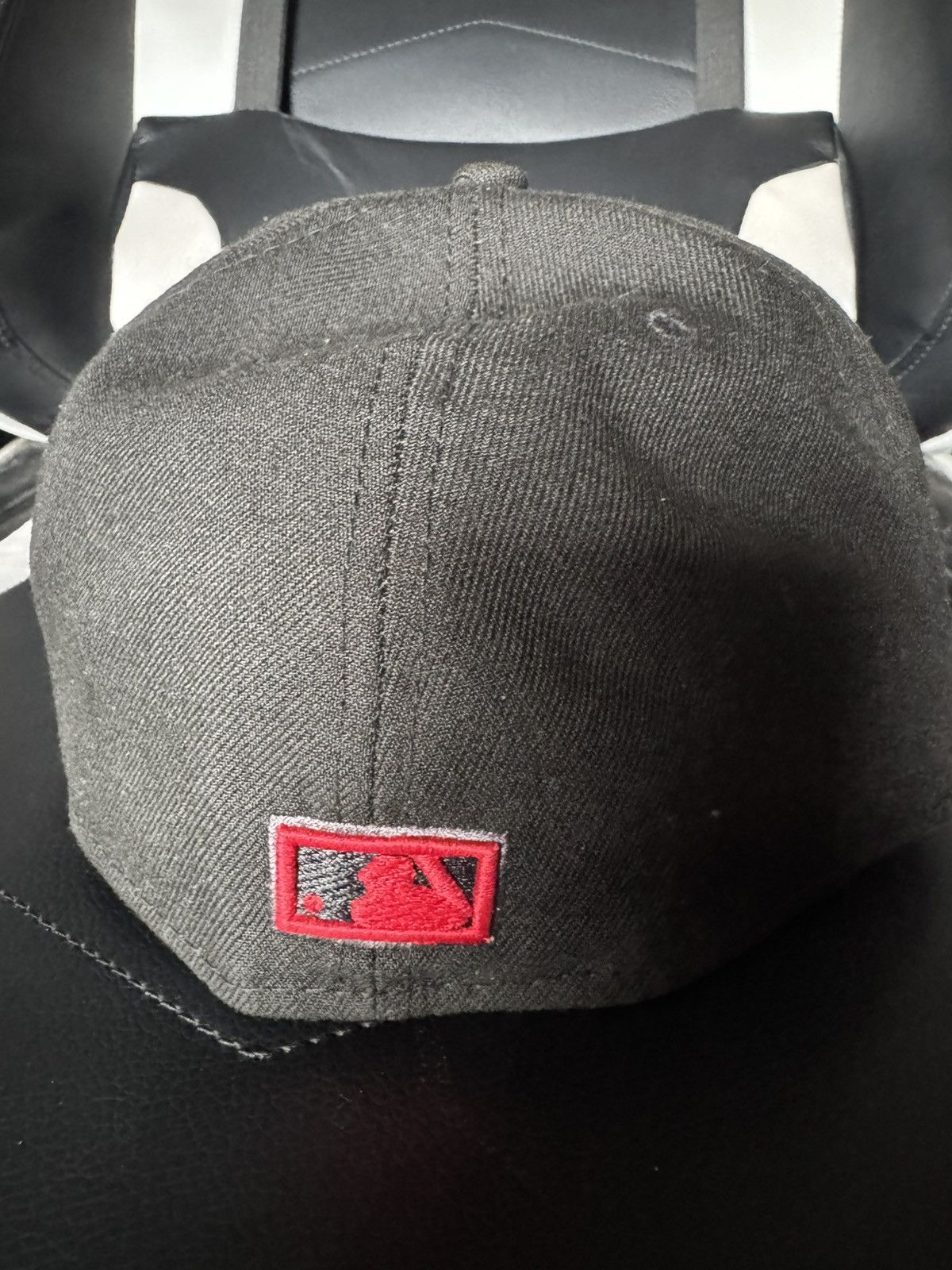 Lids × MLB × New Era Exclusive Blackout Pop Braves Hat Red UV Size 7 5/8 Size ONE SIZE - 4 Thumbnail