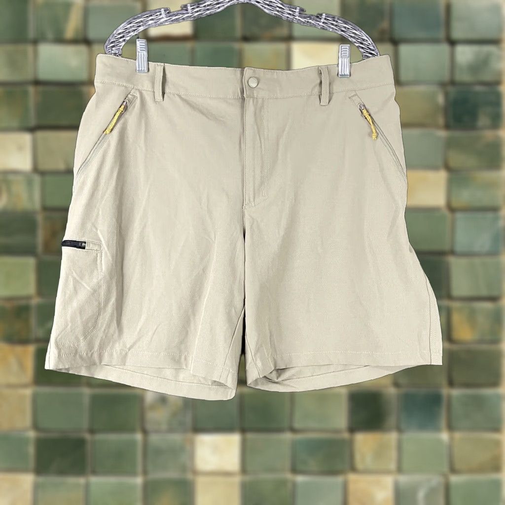 Vintage COLUMBIA Beige Cargo Shorts Men’s Regular Size 38 Size US 38 / EU 54 - 1 Thumbnail